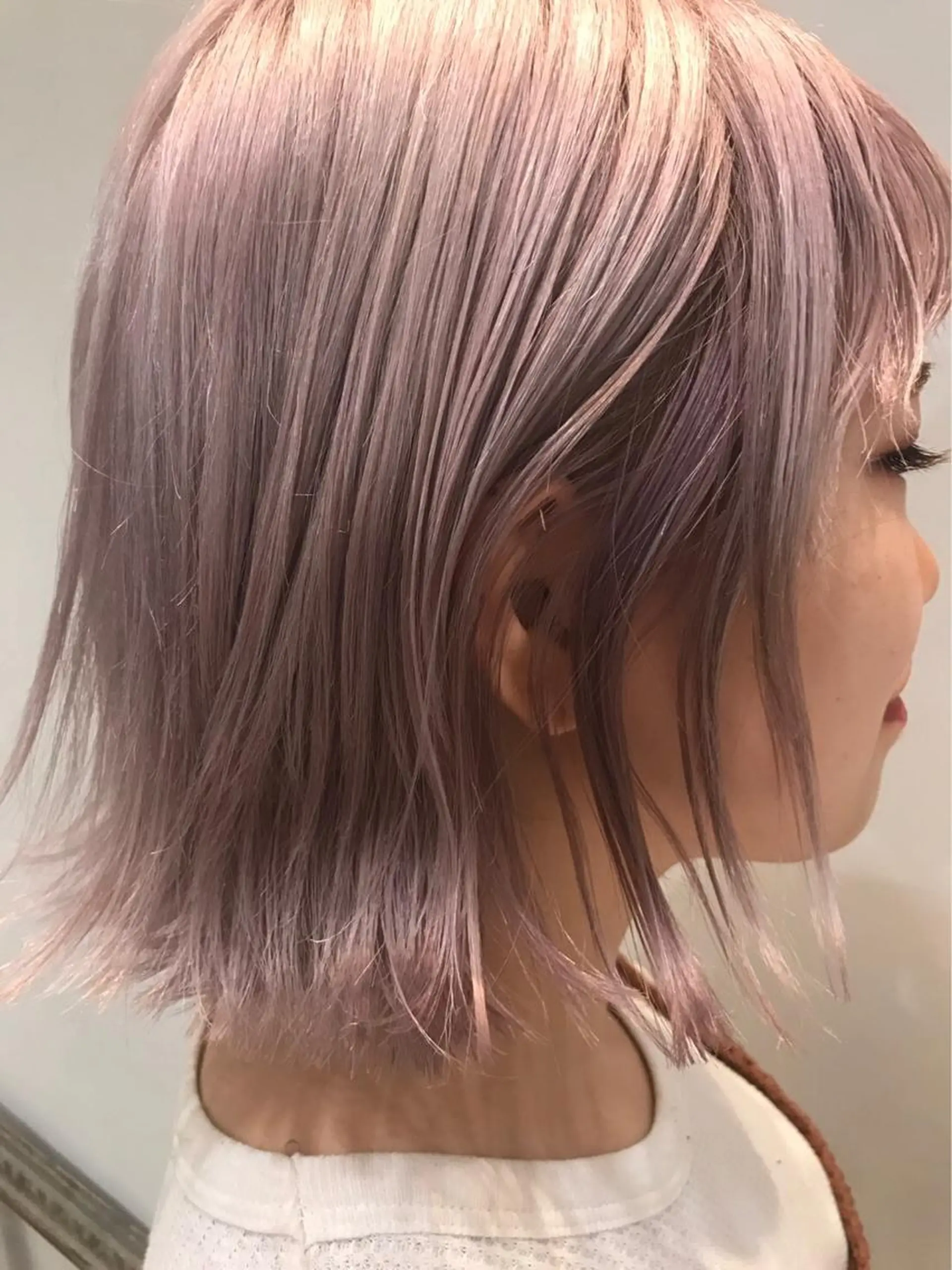 ミディアム カラー ブリーチ ピンクカラー ピンクパープル パープルカラー 坂田 友梨奈のヘアスタイル