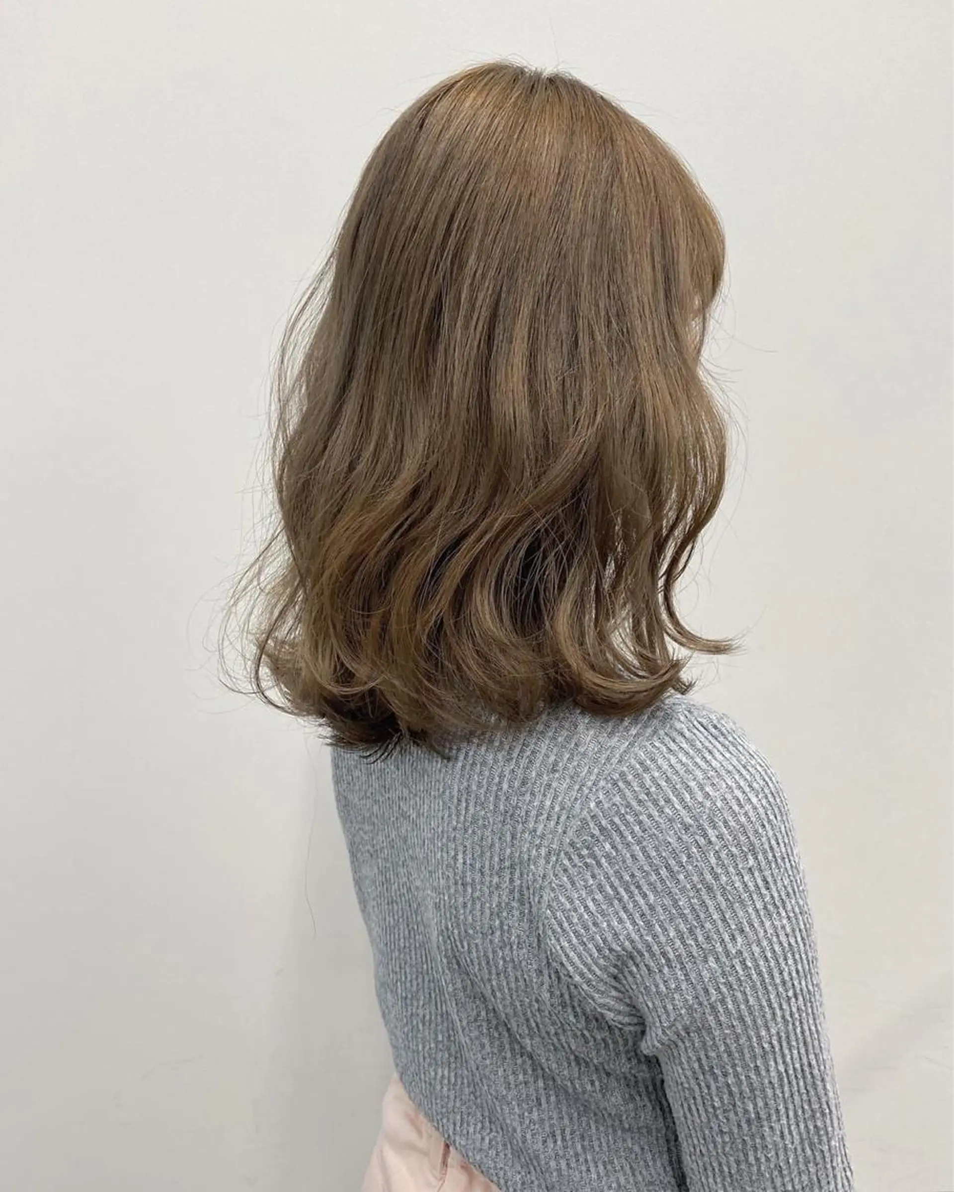 セミロング カラー ベージュカラー ブリーチ&似合せボブ 田中寛十のヘアスタイル