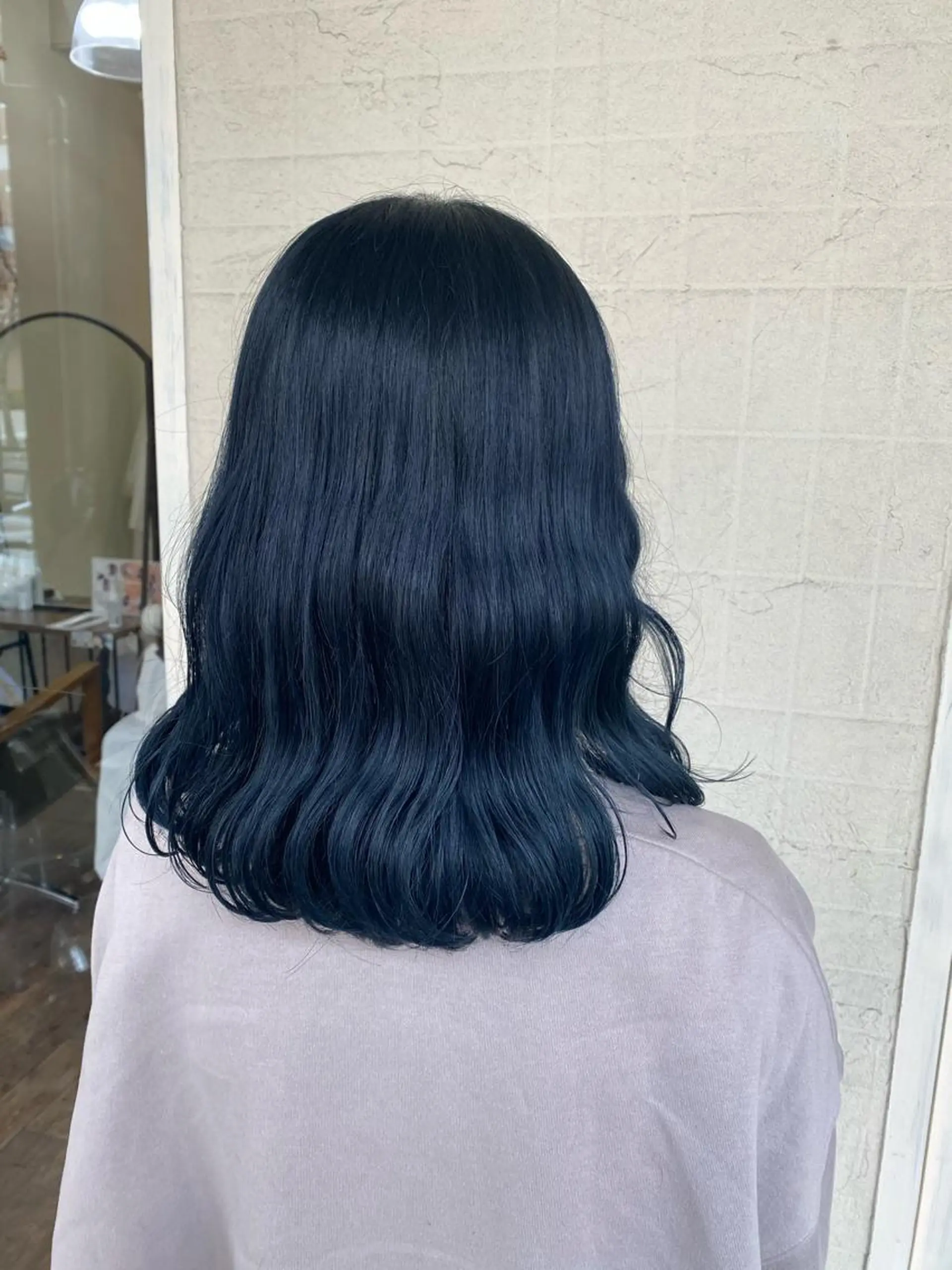 セミロング カラー 黒髪 ブルーカラー ブルーブラック ヘアカラー トリートメント ENIF ヤマグチアツコのヘアスタイル