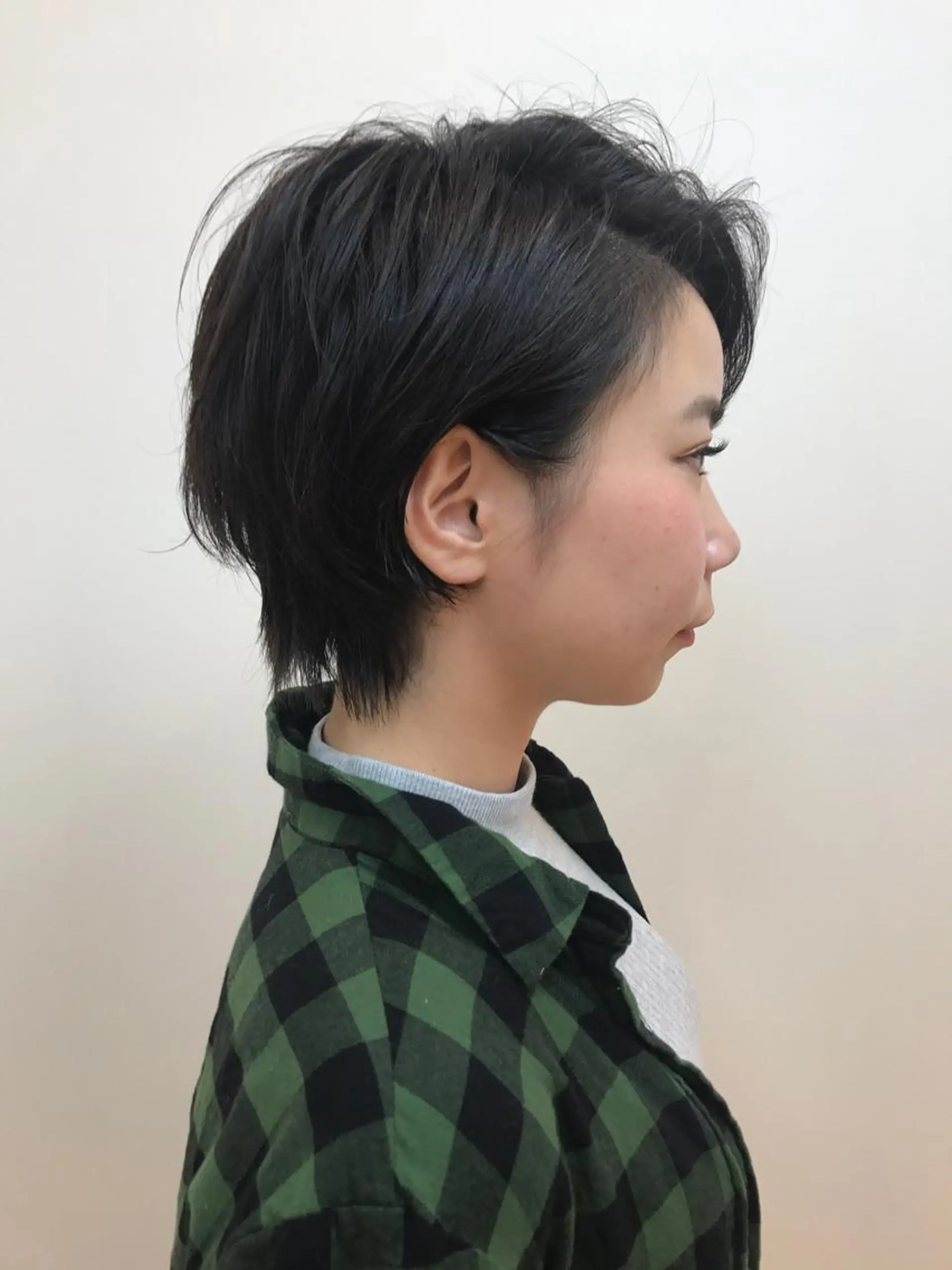 ショート カラー 湯浅 了一のヘアスタイル