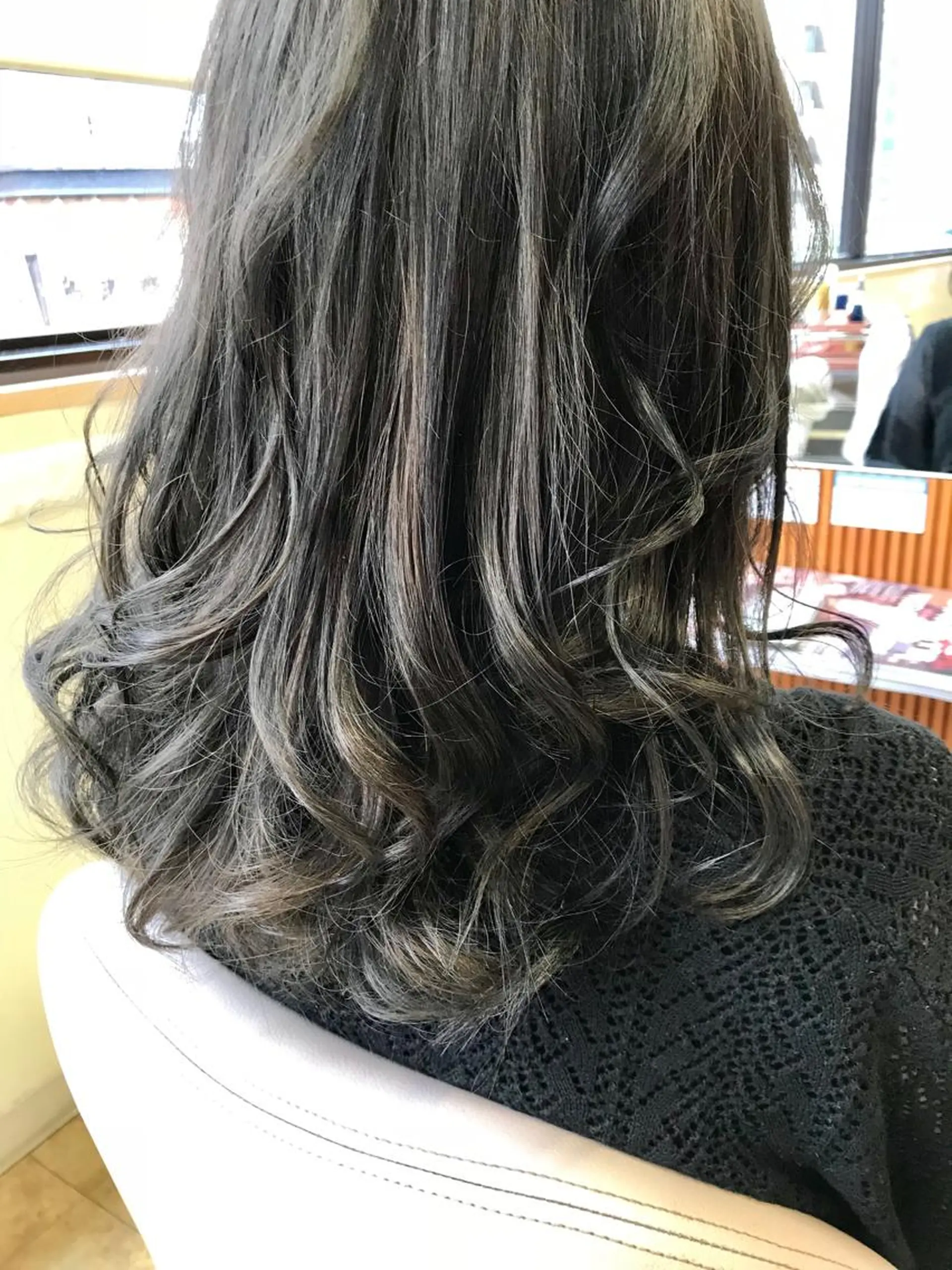 ミディアム カラー 透明感カラー 脇田 雄大のヘアスタイル