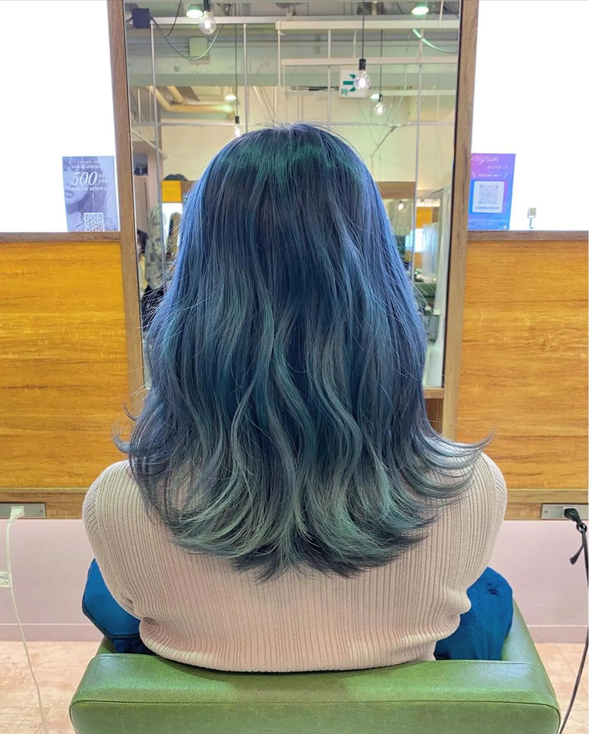 ロング カラー グラデーションカラー 佐々木 雪菜のヘアスタイル