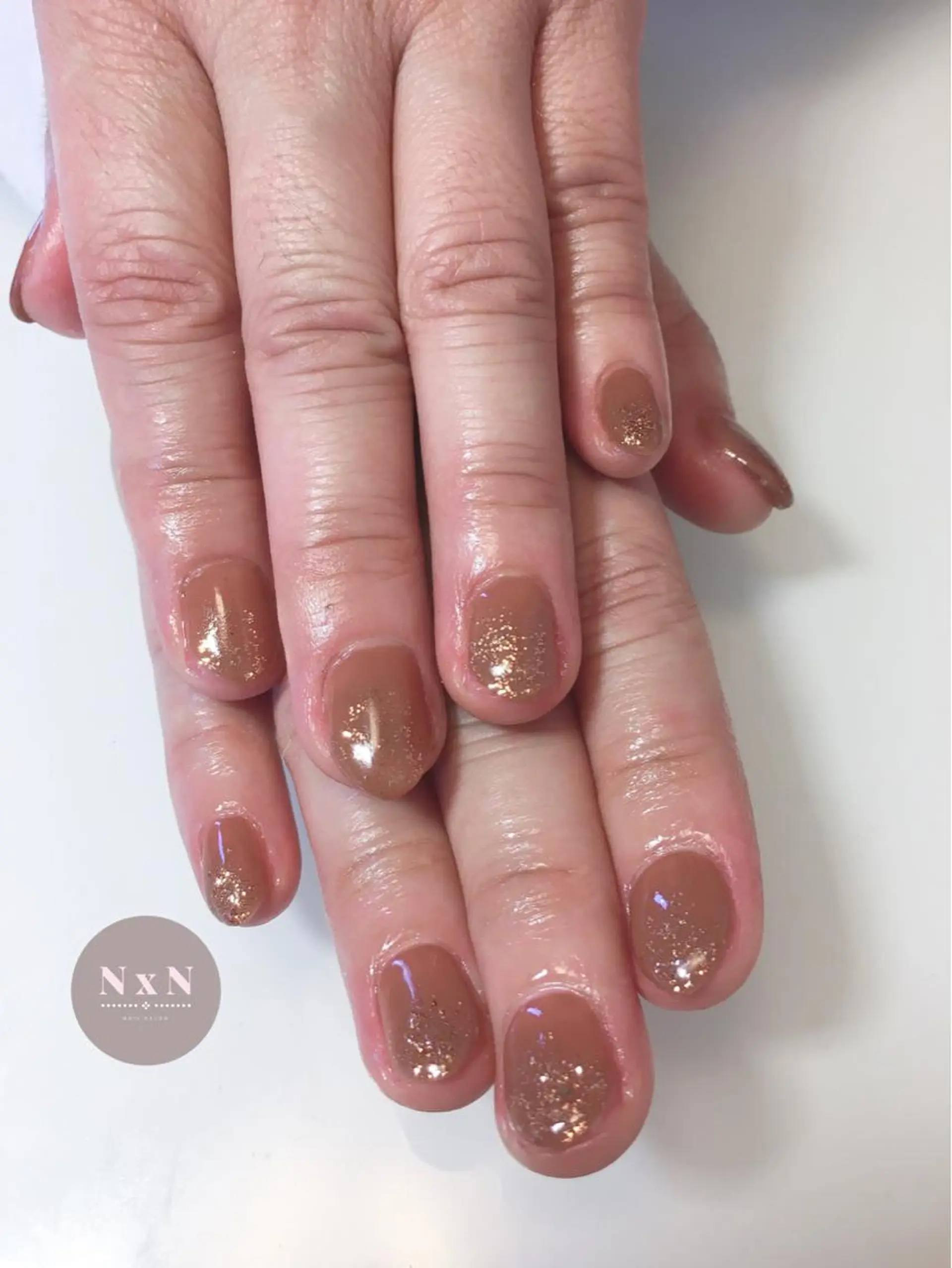 ネイル ブラウン ジェルネイル ラメ(グリッター) ラメグラデーション ぷっくりネイル ハンドネイル nail salon N×Nのネイルデザイン