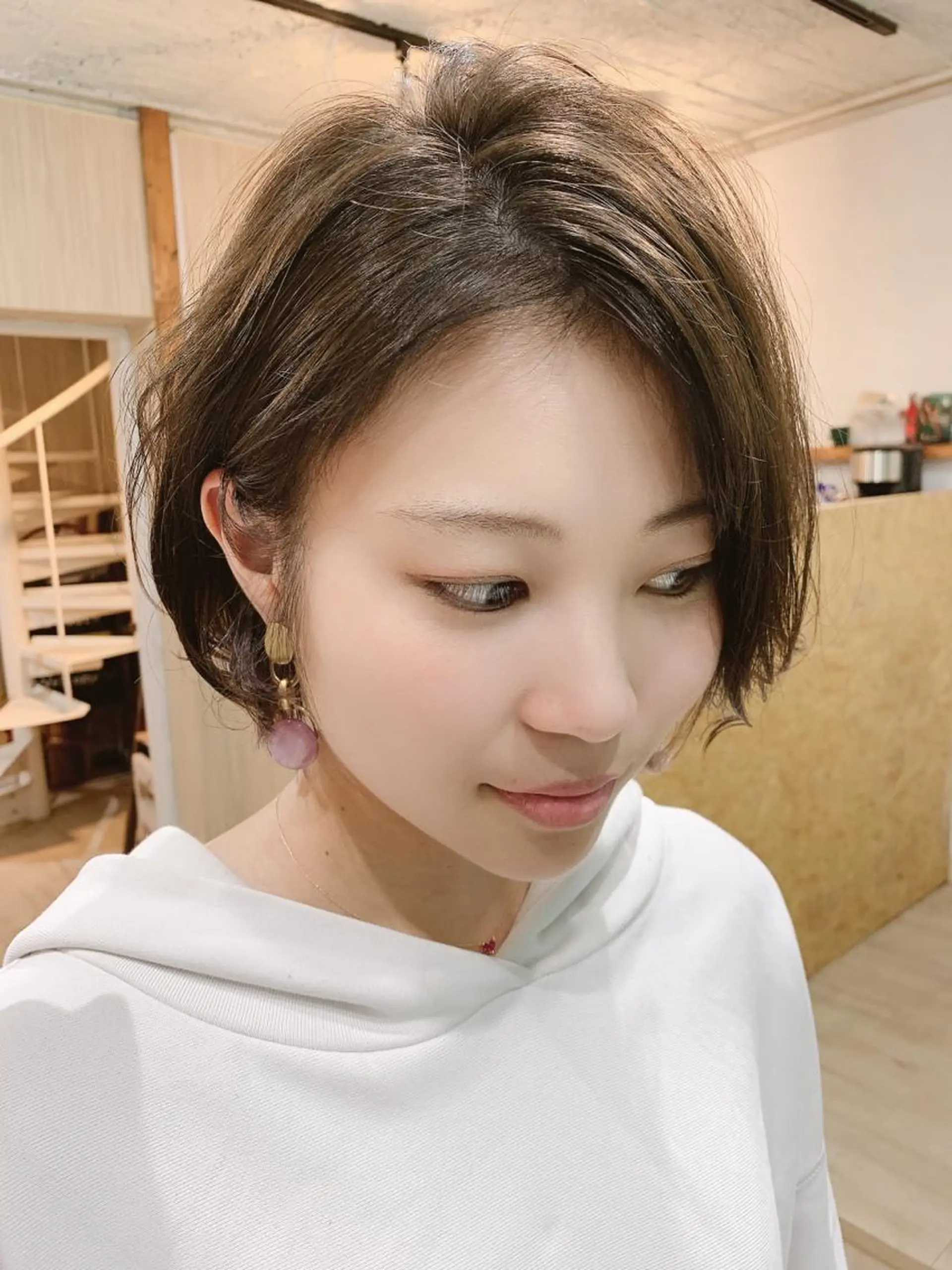 ショート カラー パーマ ヘアアレンジ グラデーションカラー グレージュ インナーカラー 外ハネヘア nico 原宿所属・nico【代表】 市川 拓也のヘアスタイル