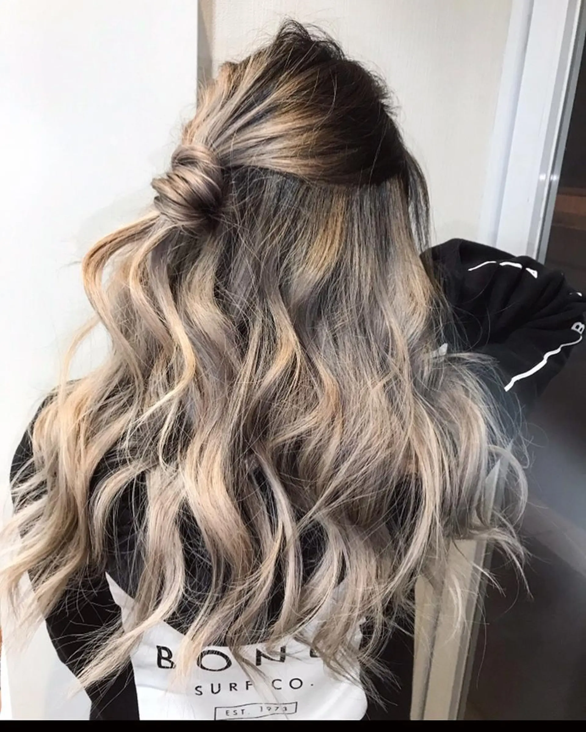 ロング カラー yosuke 梅田/バレイヤージュのヘアスタイル