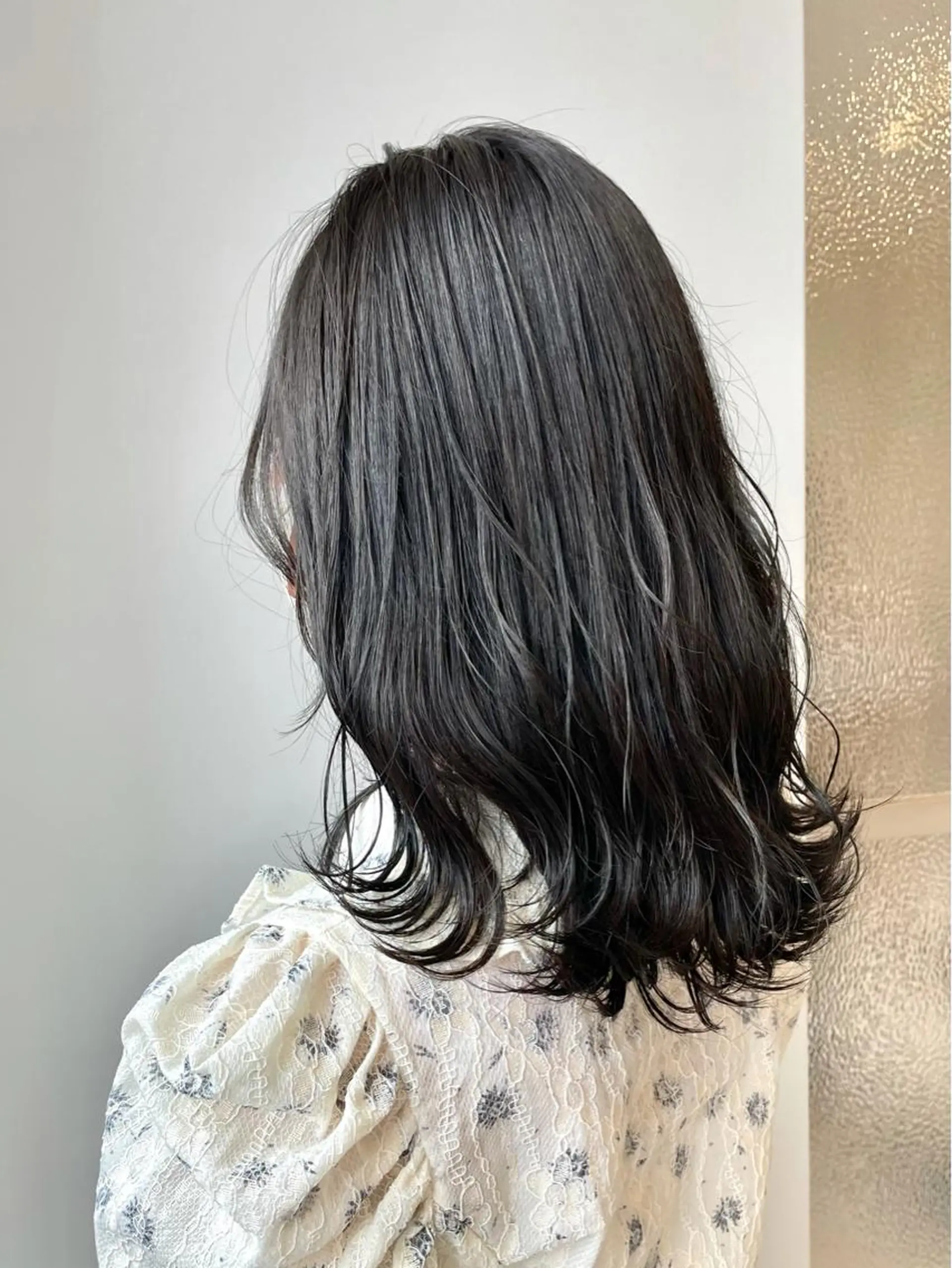 ミディアム カラー アディクシーカラー 透明感カラー Eleanor 立川北口のヘアスタイル