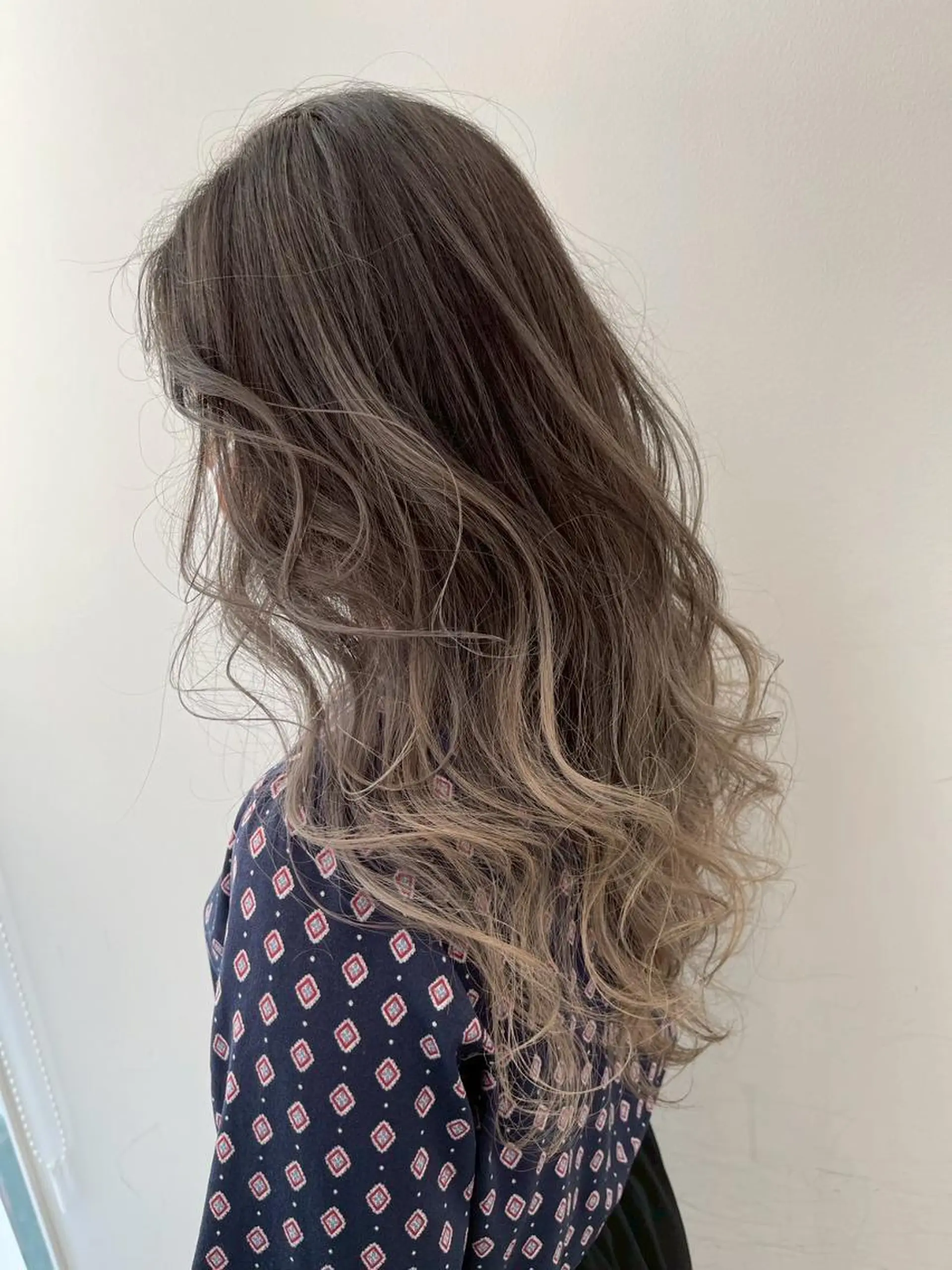 カラー ロング アディクシーカラー アッシュ ブルーカラー ダークアッシュ グレージュ 【公式】amble luxe池袋東口💛のヘアスタイル