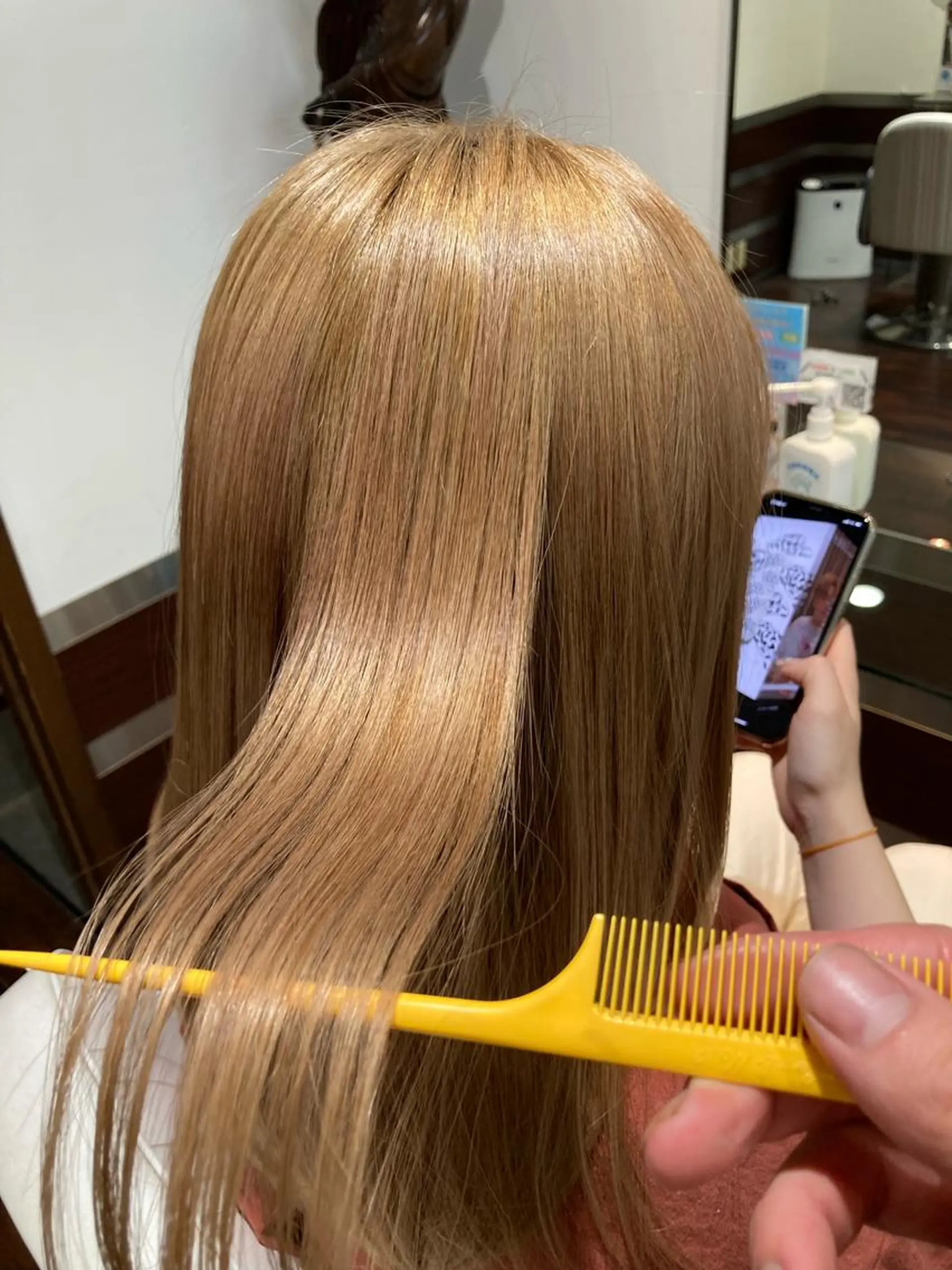 セミロング トリートメント 酸熱トリートメント カット トリートメント 岩崎 裕司のヘアスタイル