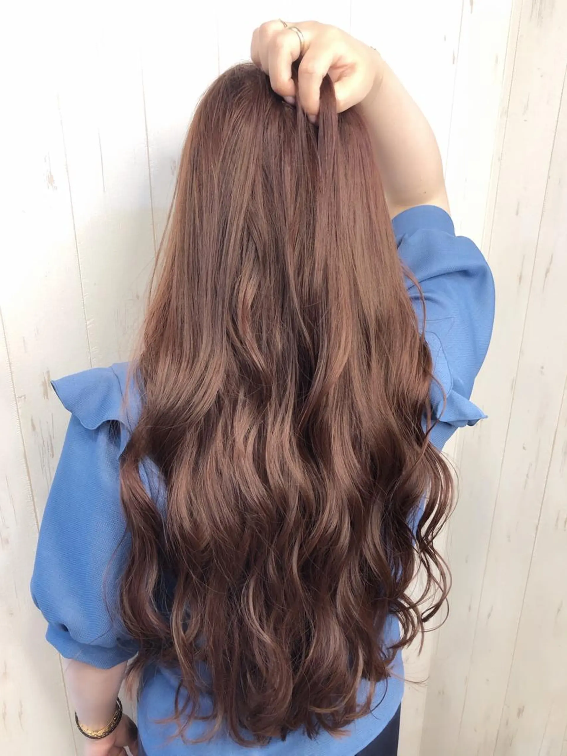 ロング カット ヘアカラー LOCO Ko-kiのヘアスタイル