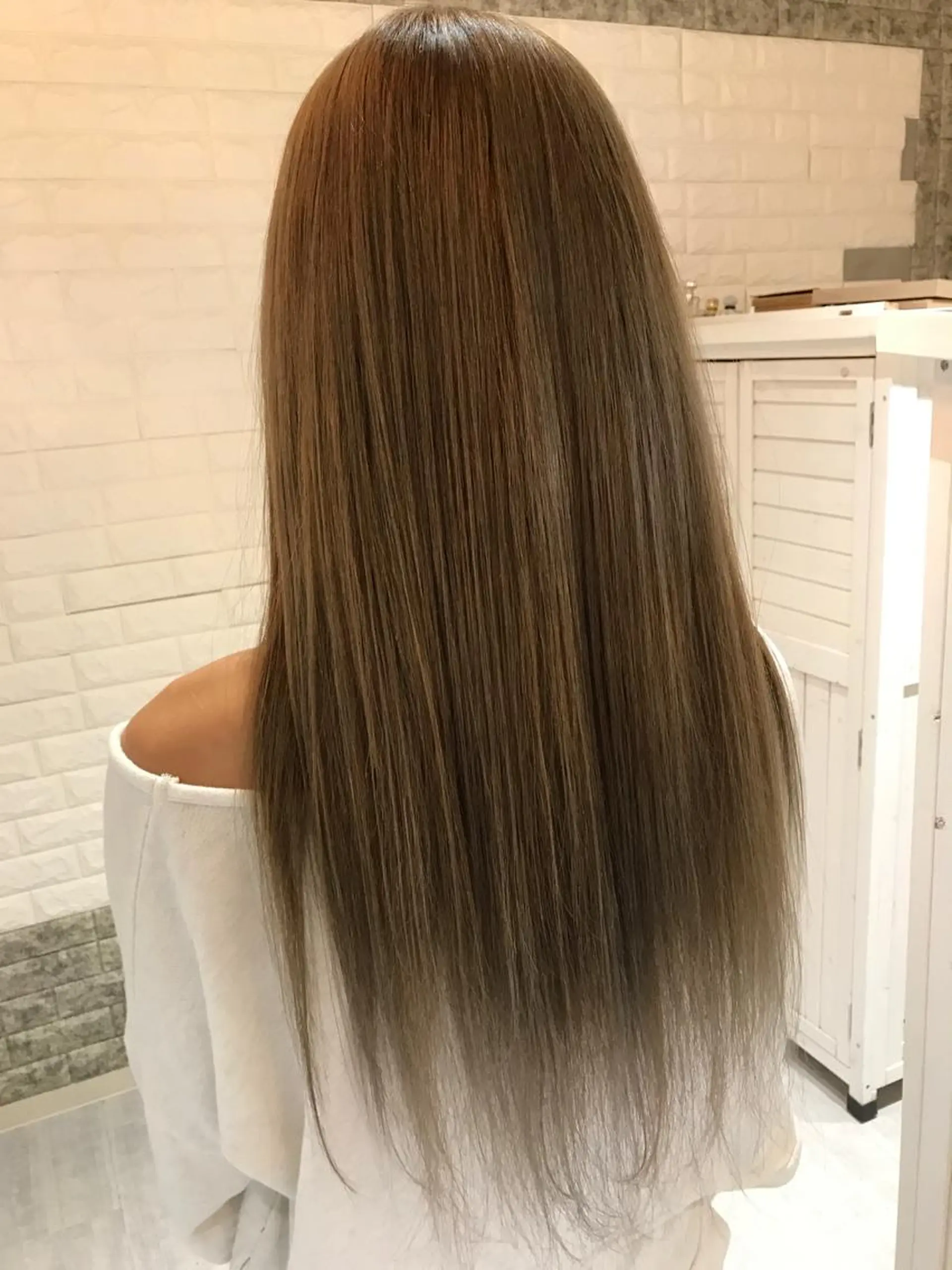 ロング カラー ハイトーンカラー シルバー Seventh Sense所属・Seventh Senseのヘアスタイル