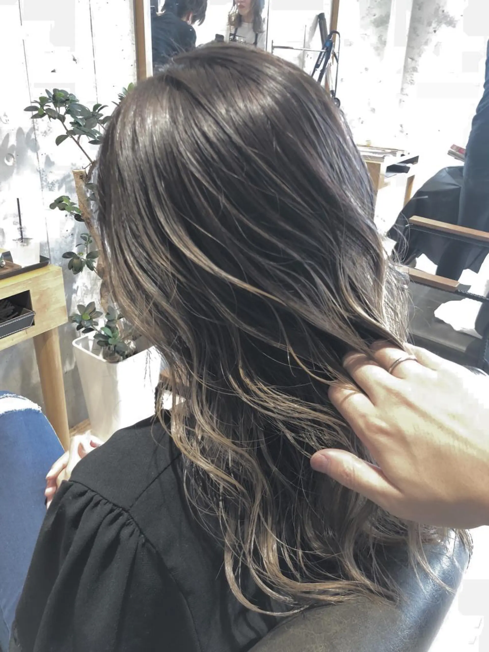 セミロング レイヤーカット カット パーマ REVE所属・馬場  麻応のヘアスタイル