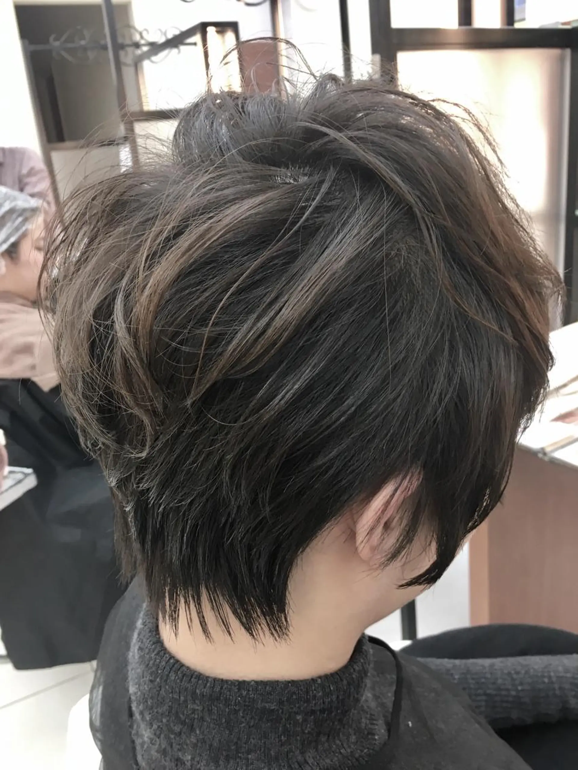 ショート カラー イルミナカラー ショートヘア ヘアカラー トリートメント N° jillva ♦️川端裕司♦️のヘアスタイル