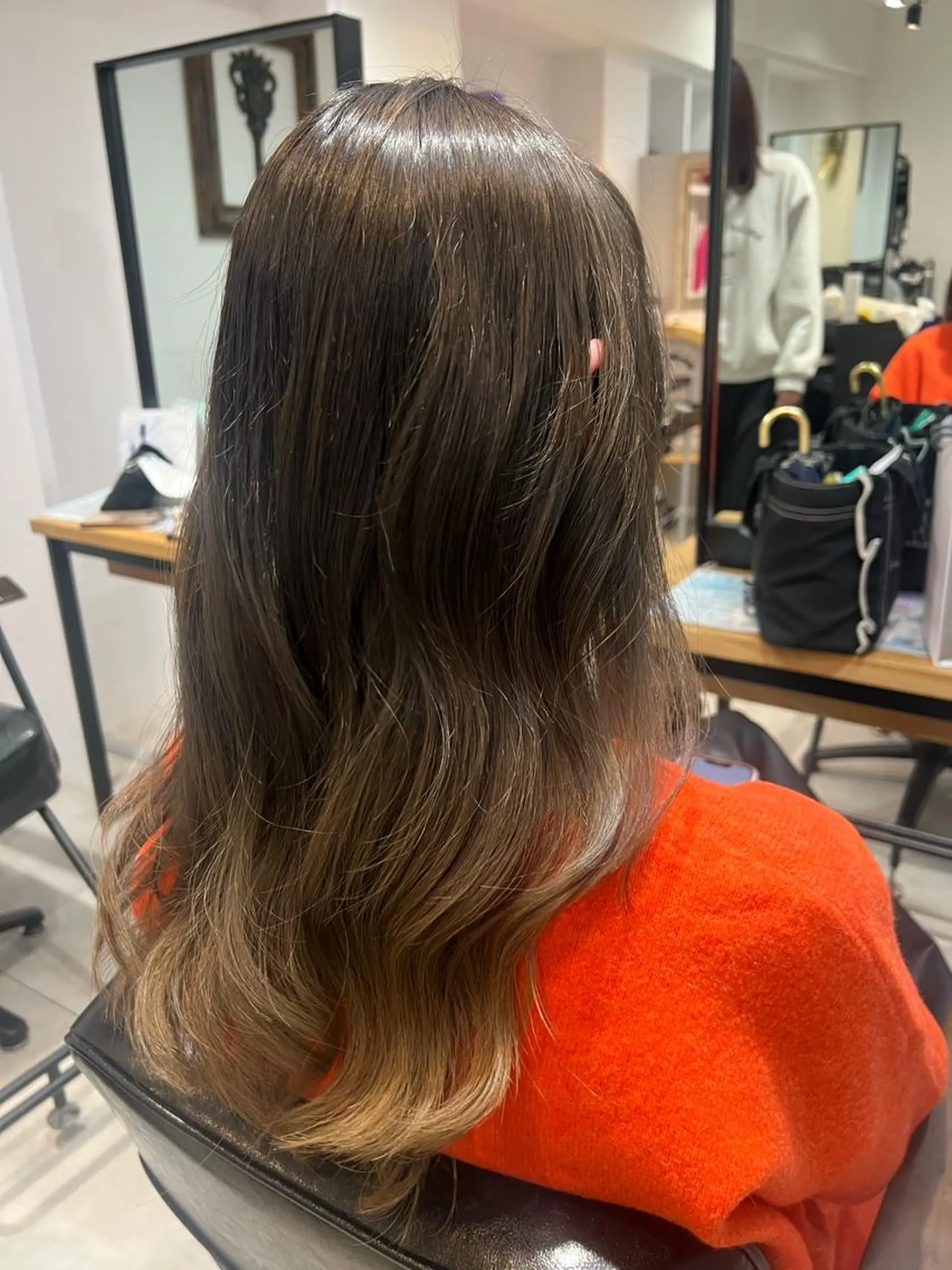 ロング StellA所属・MIZUKI/町田/ ハイトーンカラーのヘアスタイル