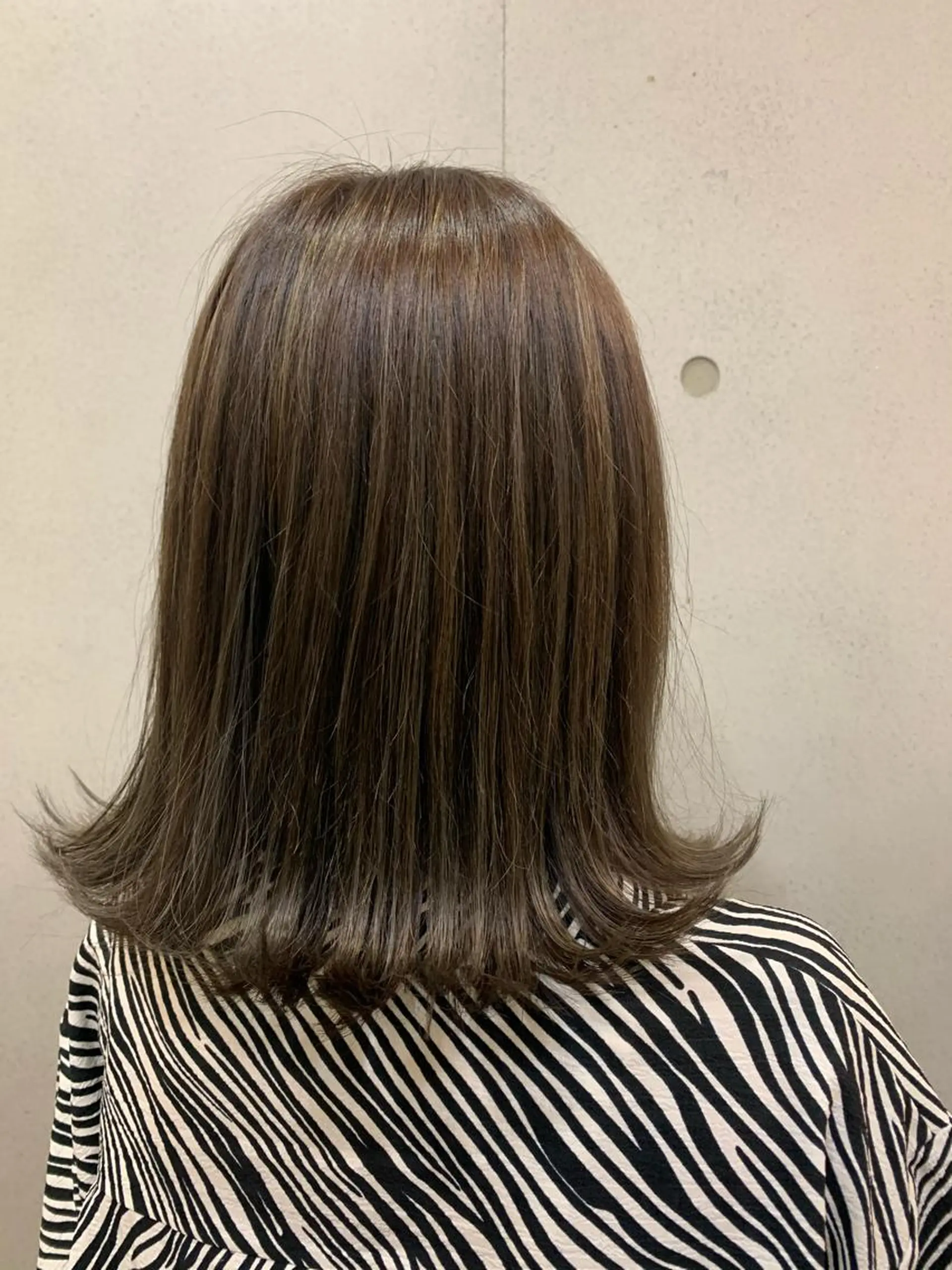 ミディアム ハイライト sharon所属・おせ ちさとのヘアスタイル