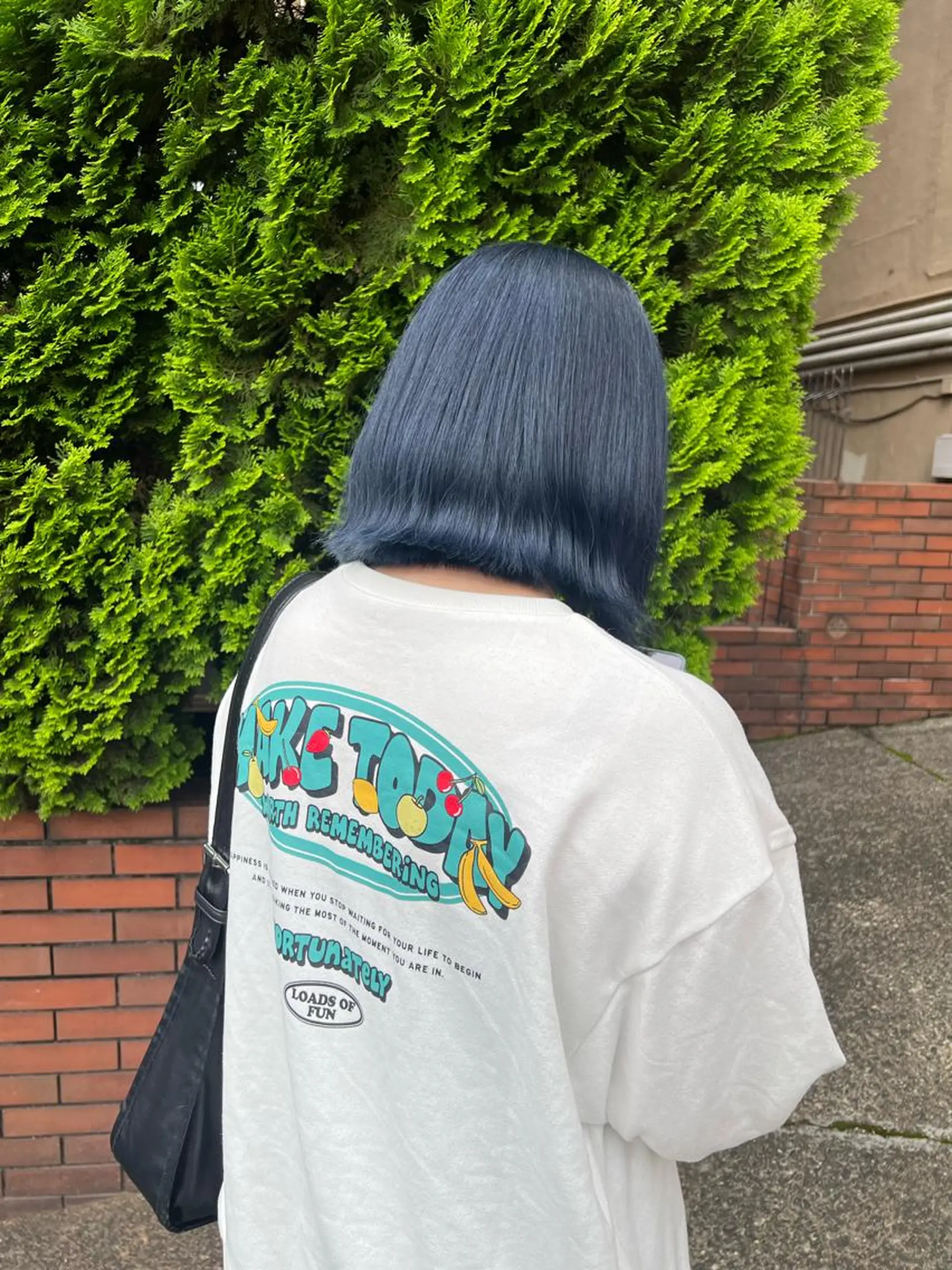 ショート カラー ネイビーカラー シルバー je suis heureuse所属・ハイライトカラー 🌀ゆい❣️のヘアスタイル