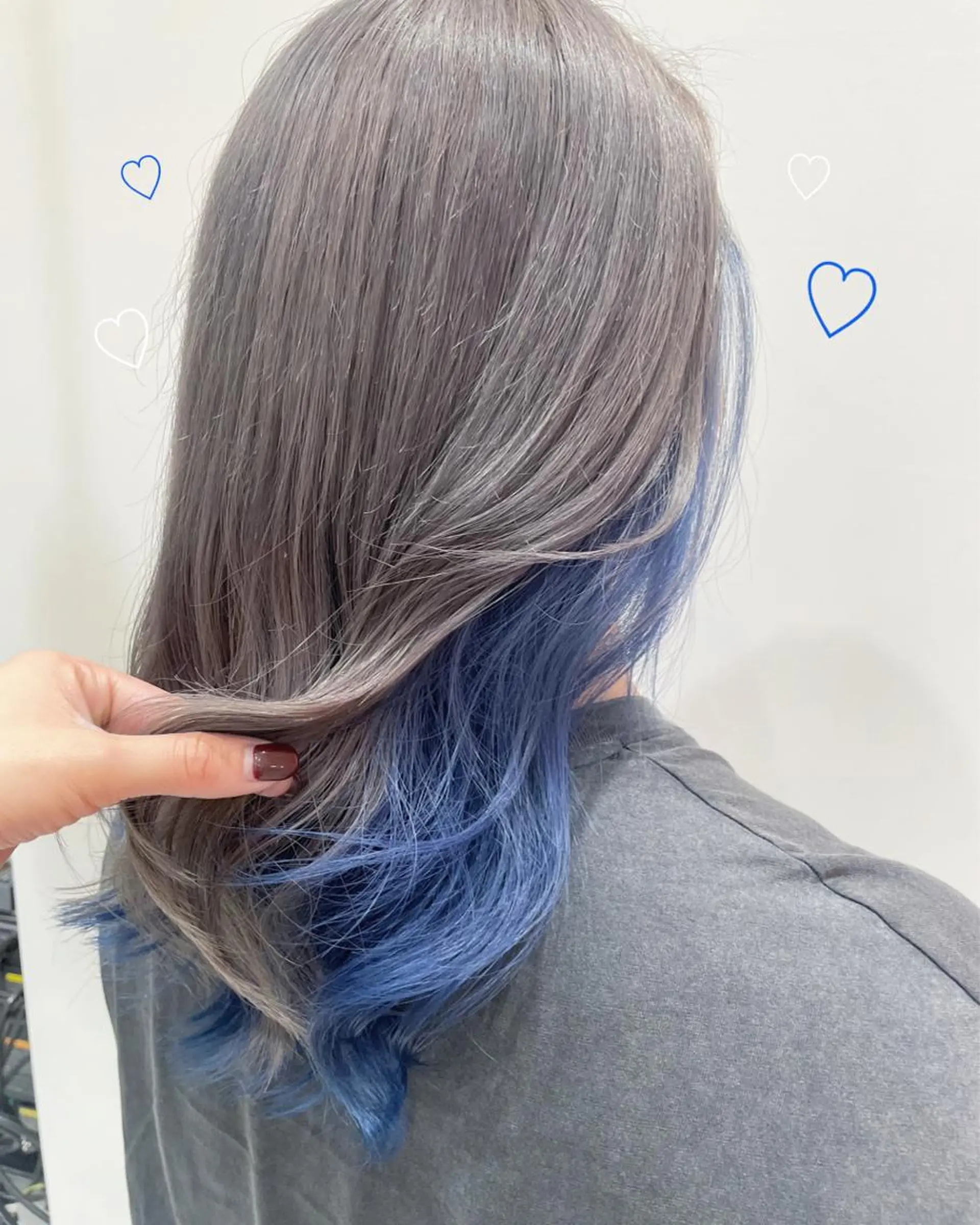 セミロング カラー ブルーカラー インナーカラー シルバー EMANON新宿東口所属・新宿駅近♡ ♡個室♡三都季🌜のヘアスタイル