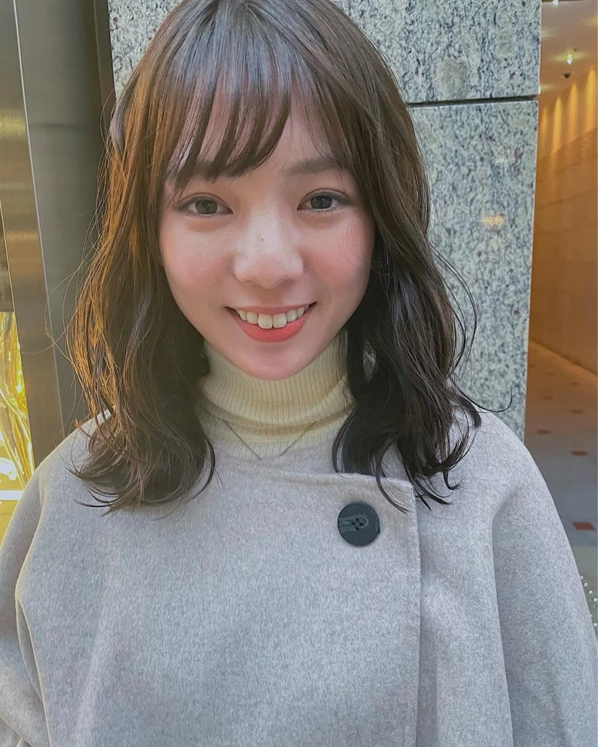 カラー 青山 莉奈のヘアスタイル