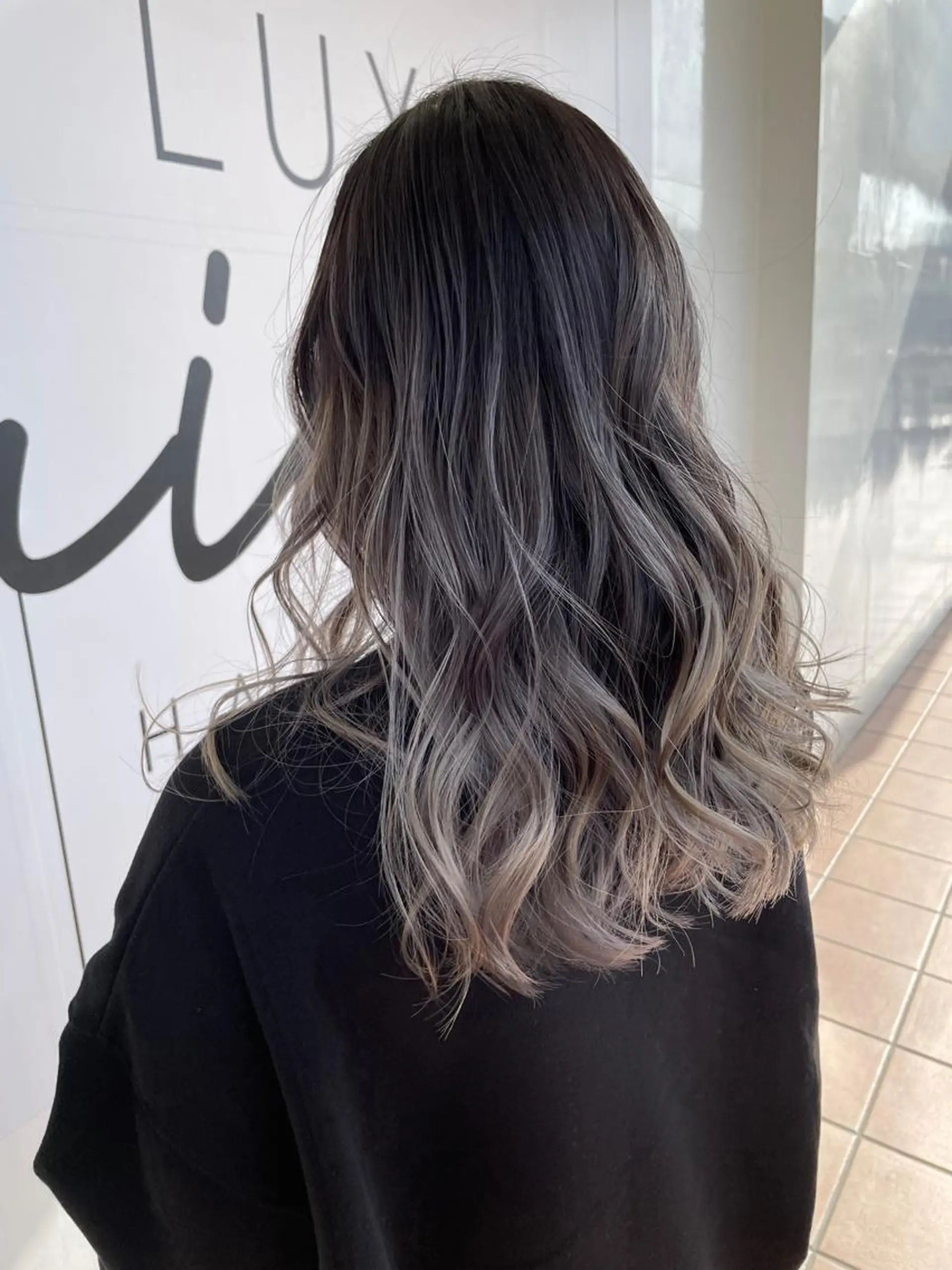 セミロング eL HAIR SALON なんば店所属・ブリーチカラー特化 /焼田貴明のヘアスタイル