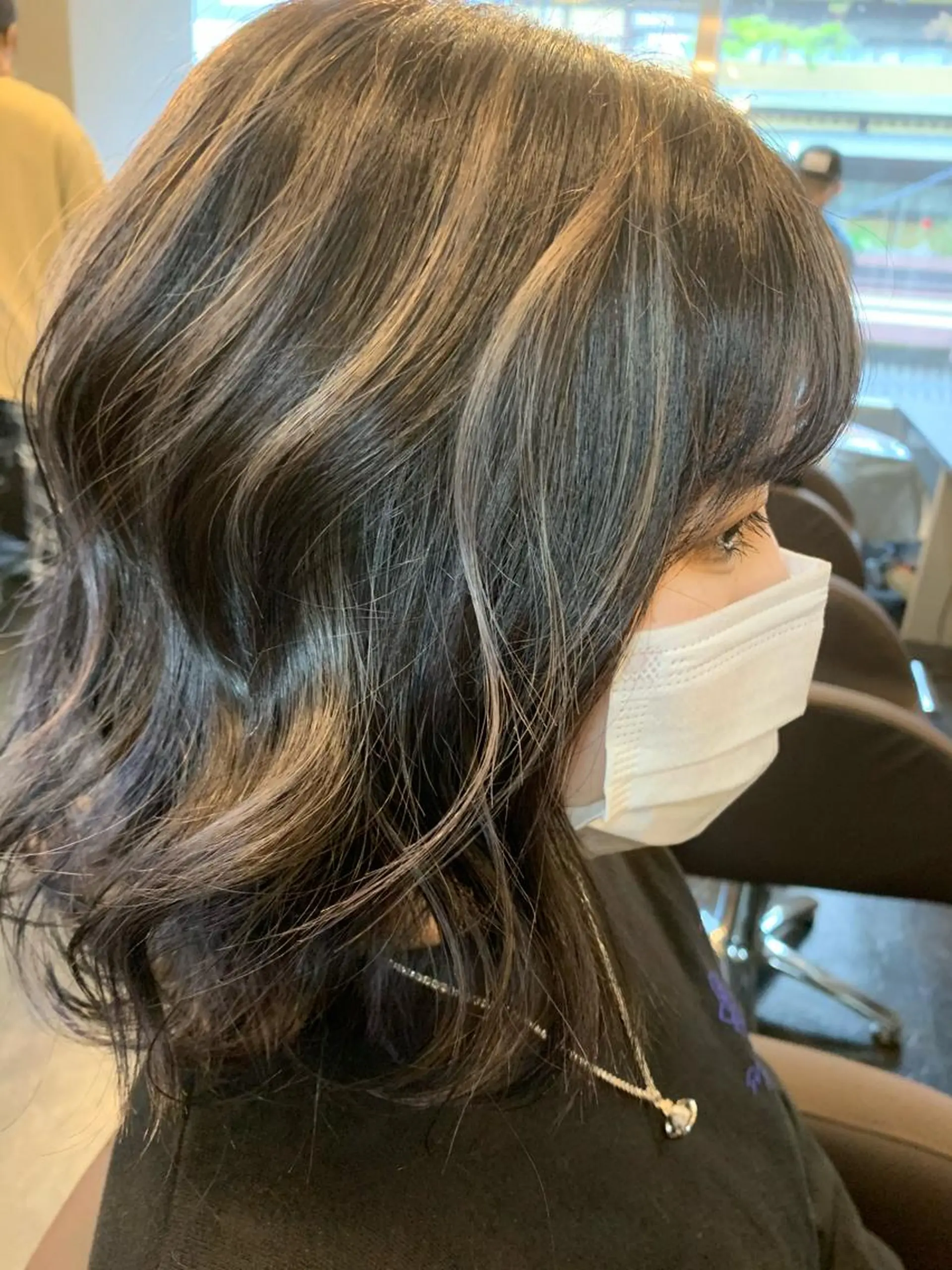 セミロング アッシュ ハイライト レイヤーカット Selene hair OSAKAのヘアスタイル