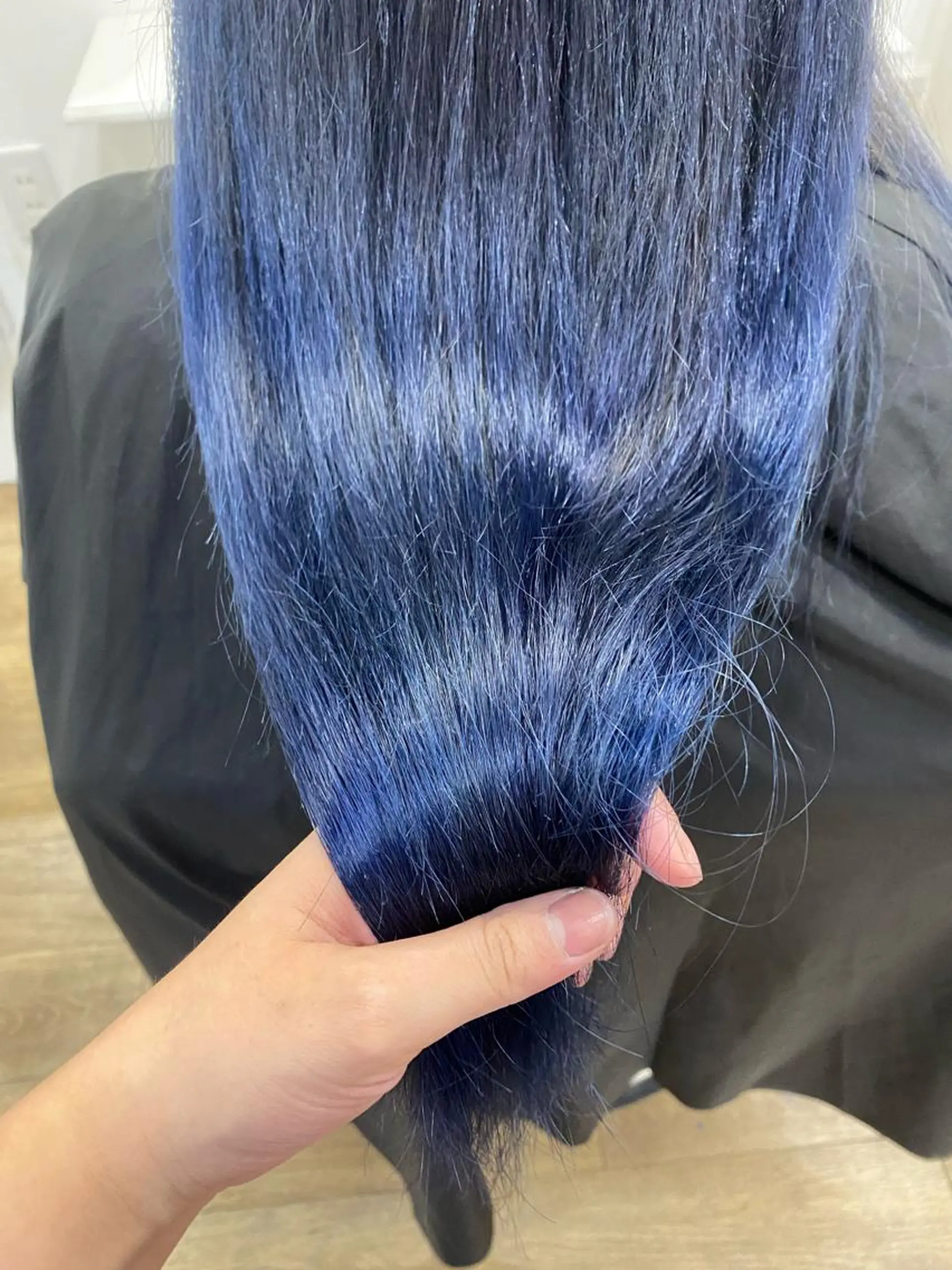 ロング カラー ヘアアレンジ ブリーチ ブルーカラー ヘアカラー トリートメント あおい 🍒暖色カラーのヘアスタイル