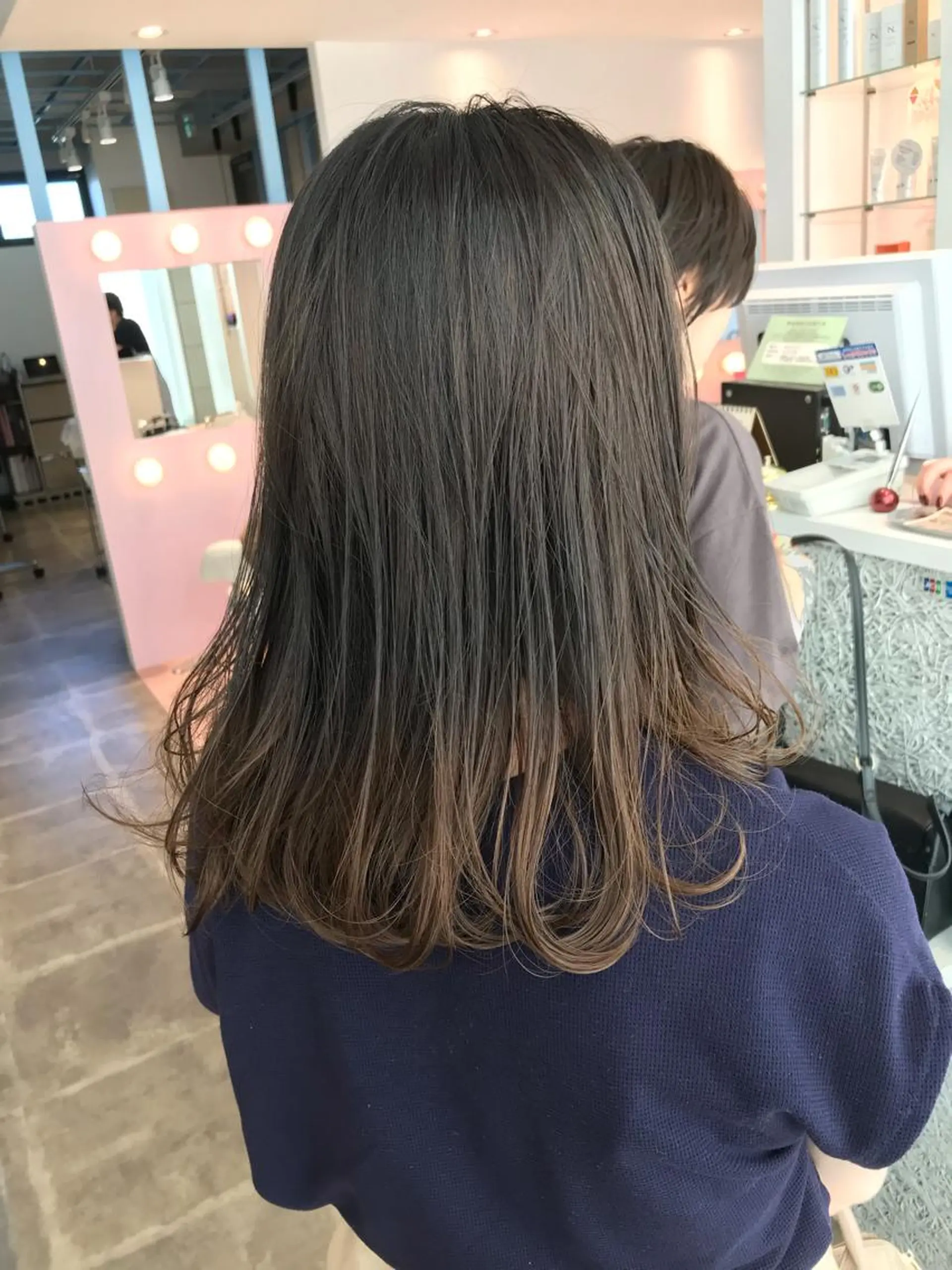 ミディアム 所渉/韓国レイヤー /ウルフカットのヘアスタイル