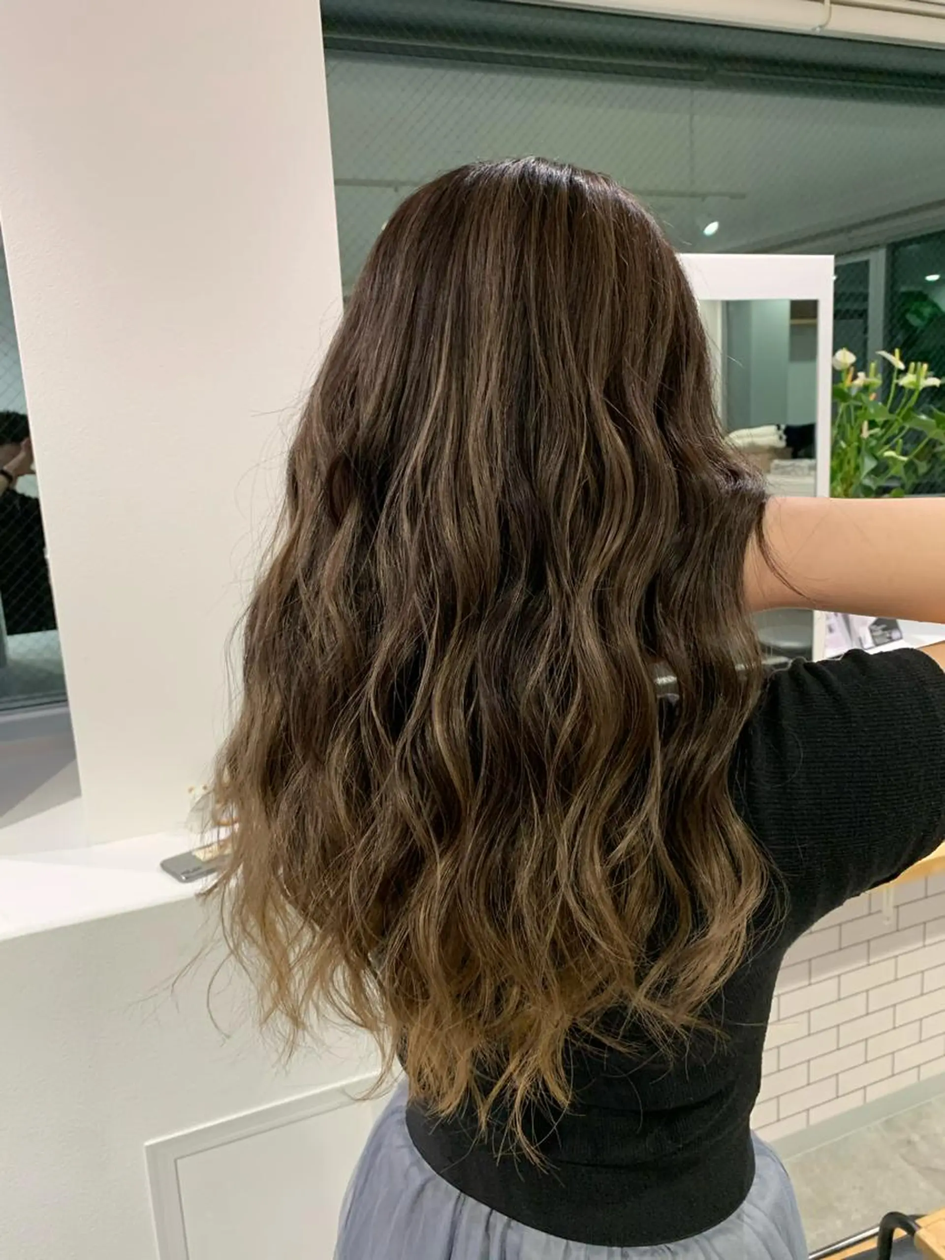 セミロング ヘアカラー 大人レイヤー ヨシミカズヤのヘアスタイル