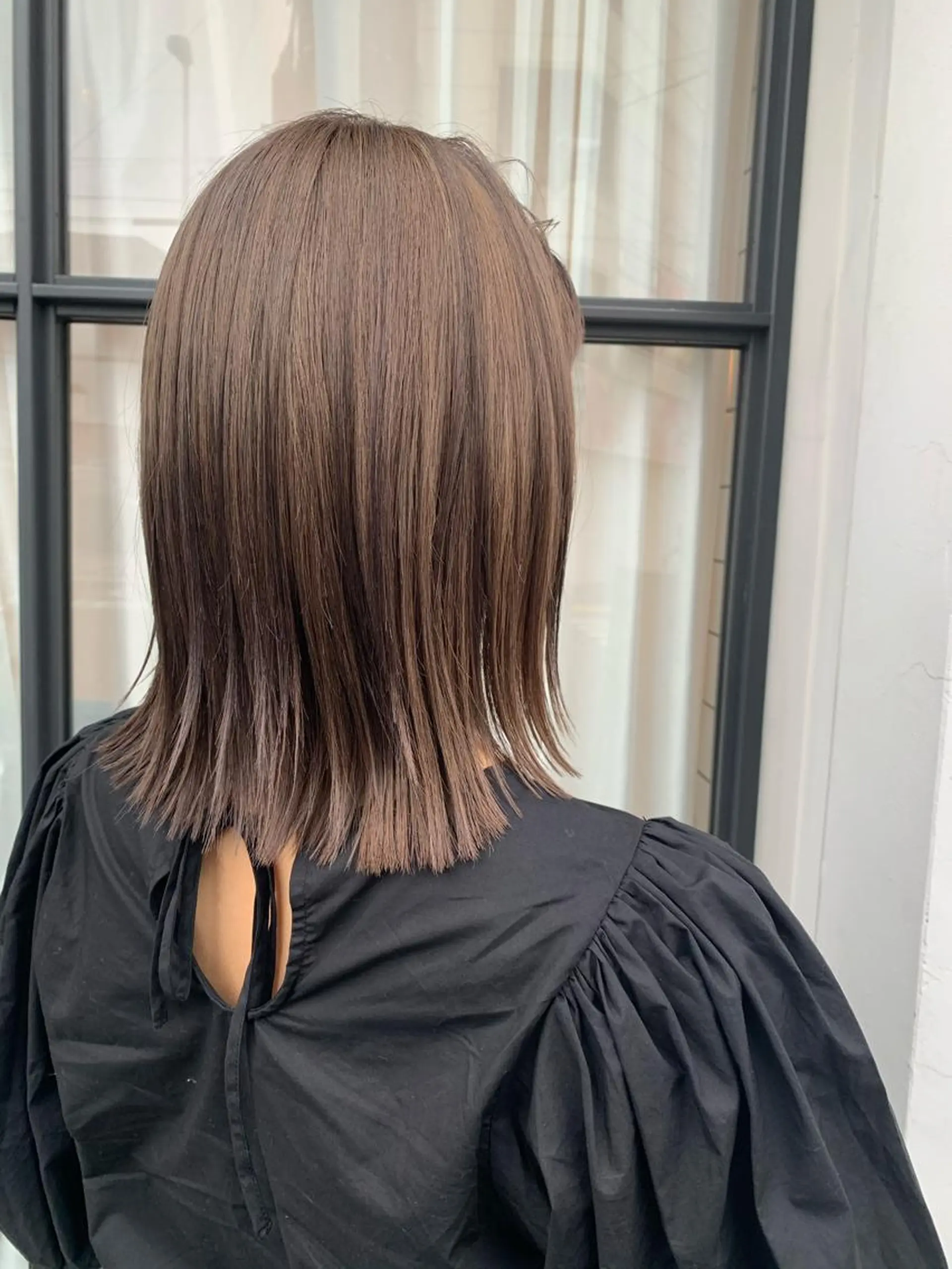 ミディアム ボブ 伊藤 陽のヘアスタイル