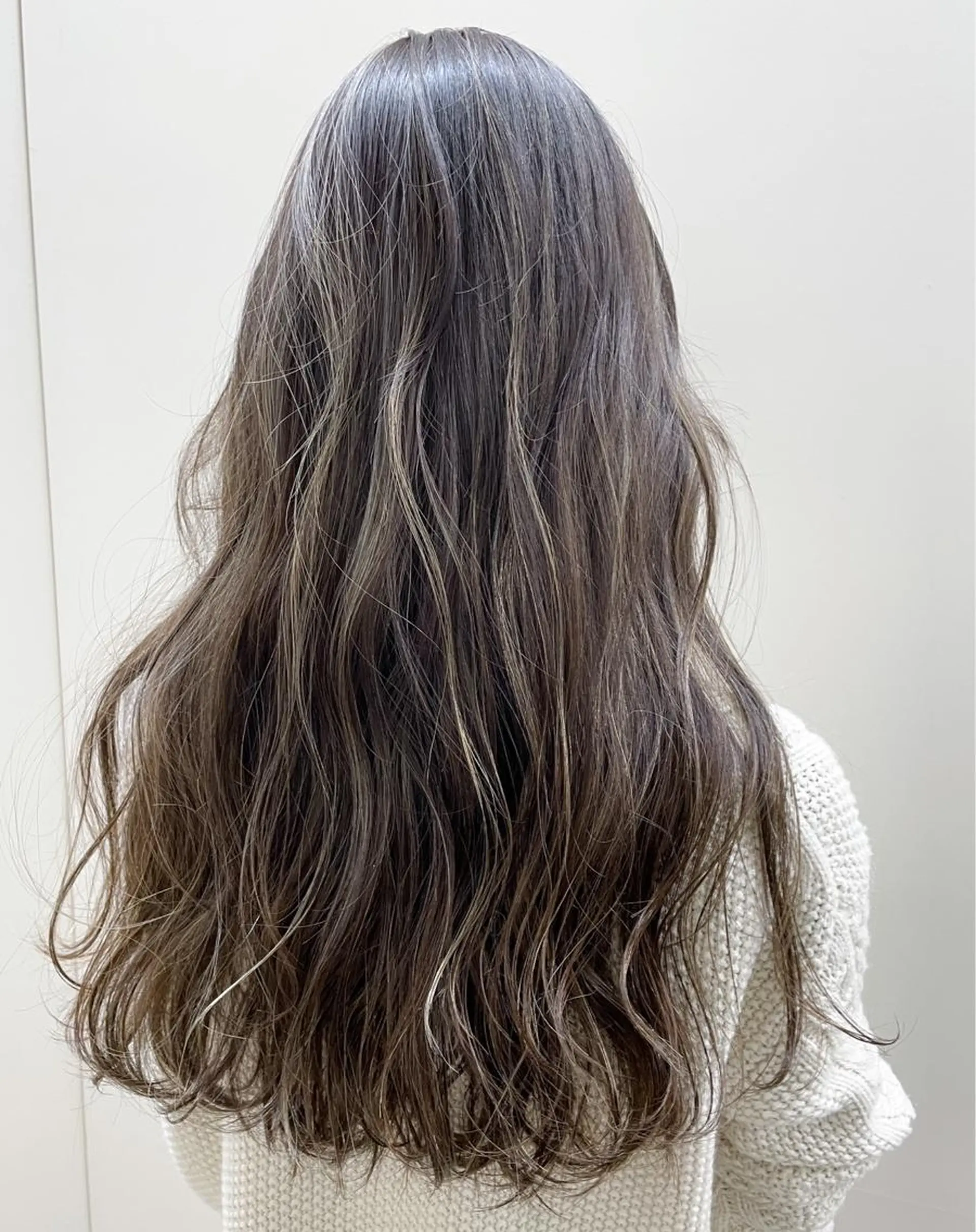 ロング ハイライト コトネ🫧 韓国風レイヤーカットのヘアスタイル