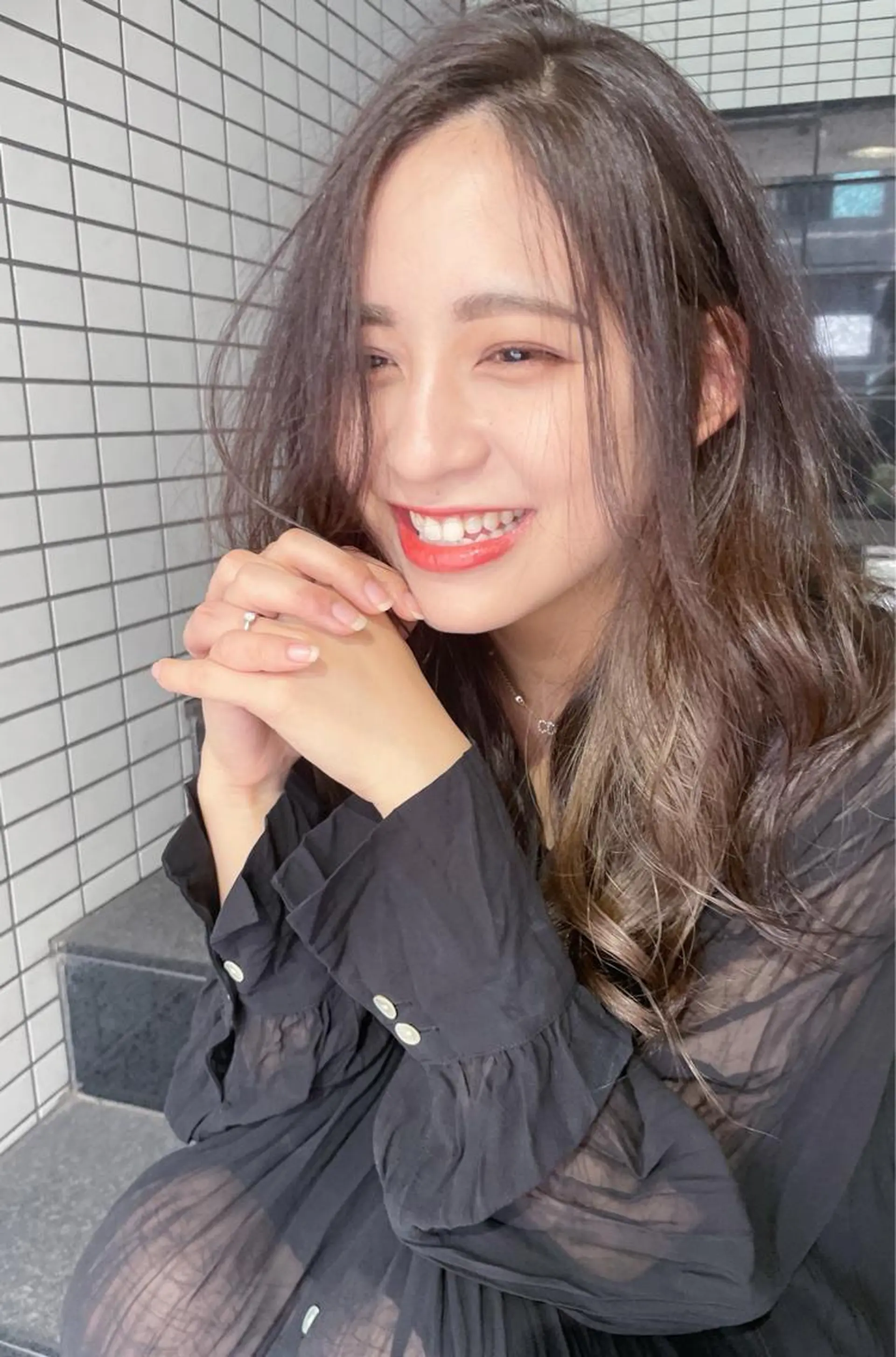 ロング カラー ヘアアレンジ ブリーチ ケアブリーチ トリートメント AiM エイム 韓国レイヤーのヘアスタイル