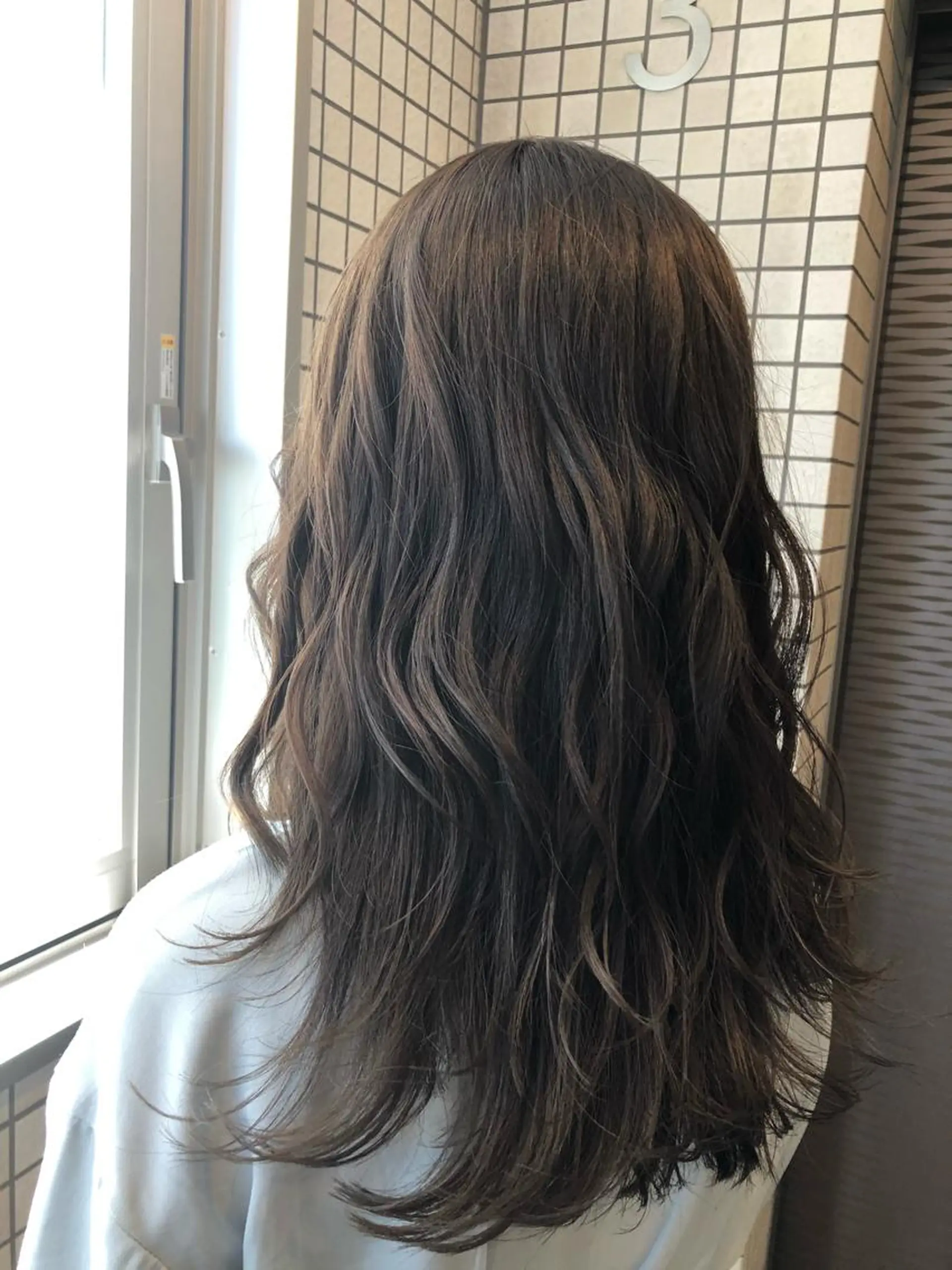 カラー アッシュ ベージュカラー カット ヘアカラー トリートメント 土屋 愛海のヘアスタイル