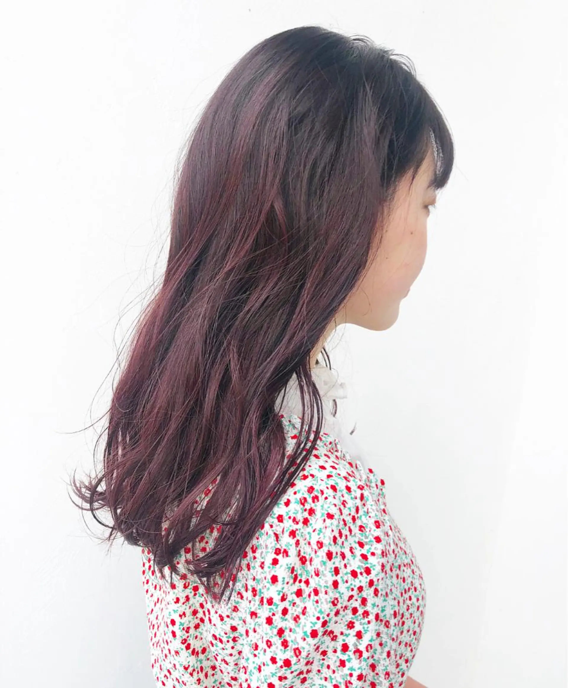 セミロング カラー ラベンダーカラー ラベンダーピンク ピンクカラー 岩田 萌那のヘアスタイル