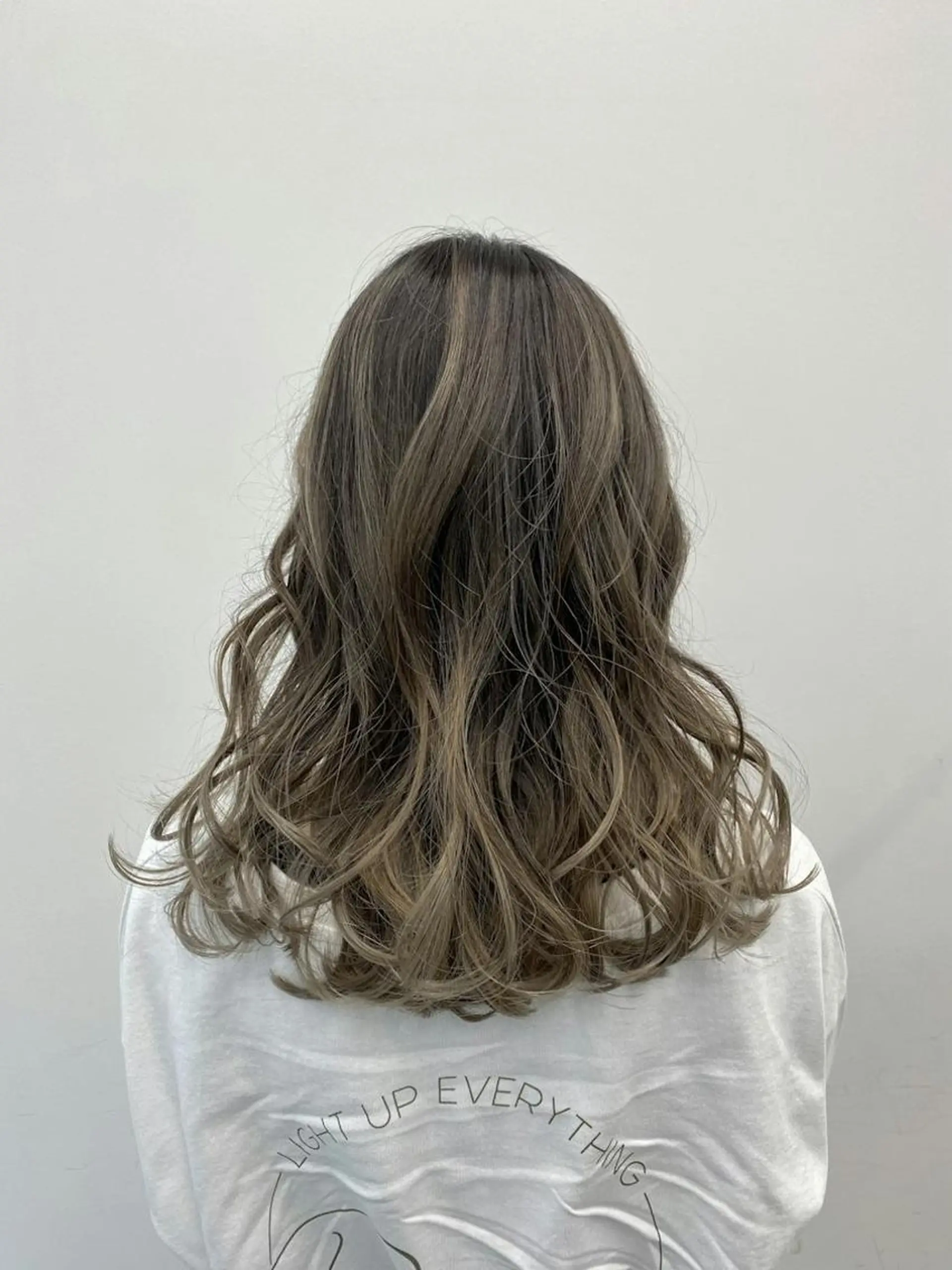 ロング カラー アディクシーカラー アッシュ ブルーカラー ダークアッシュ グレージュ 【公式】amble luxe 中野のヘアスタイル