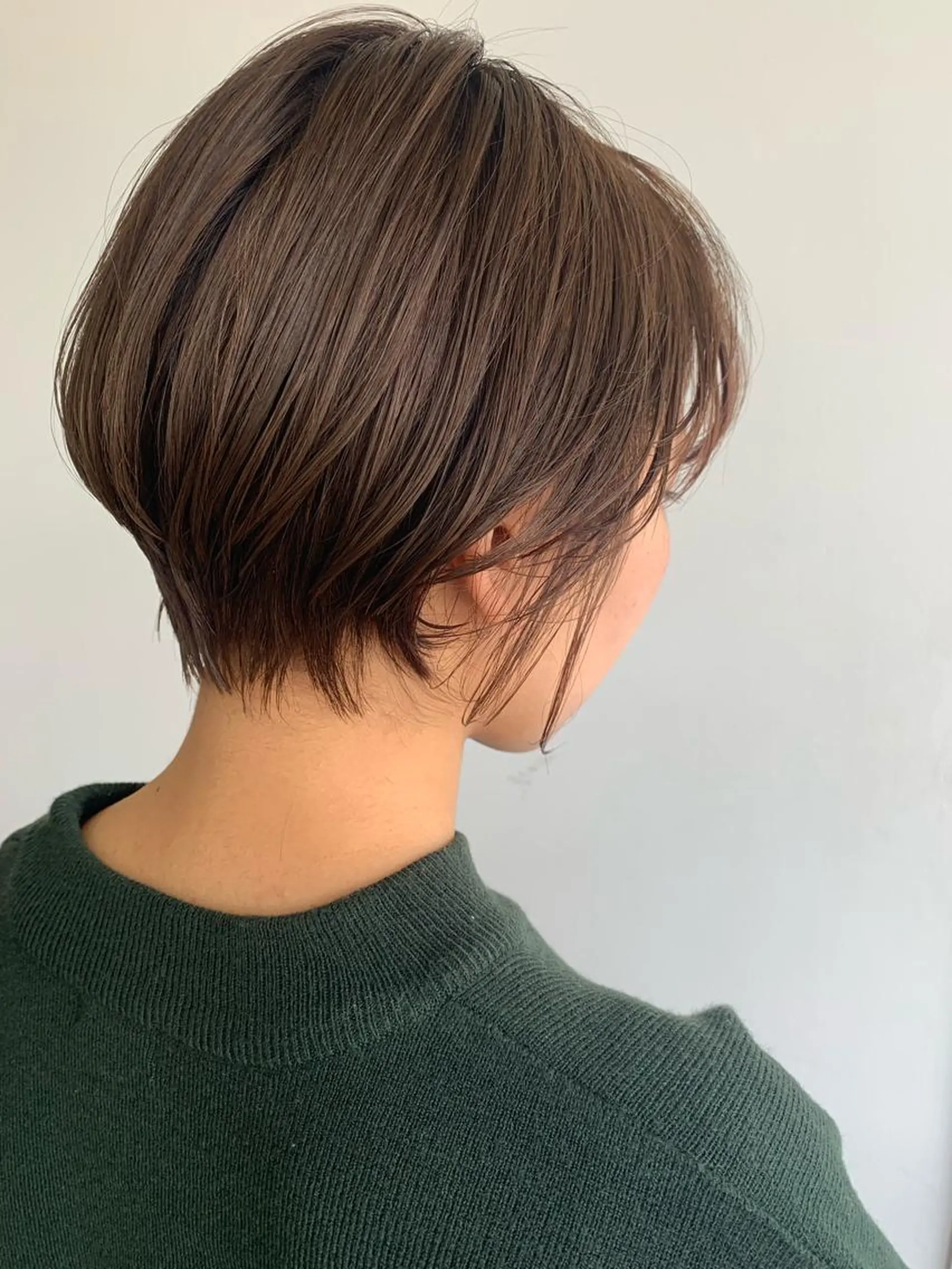 ショート nuu所属・💜ショート💜 ウルフ、ボブ二色亜美のヘアスタイル