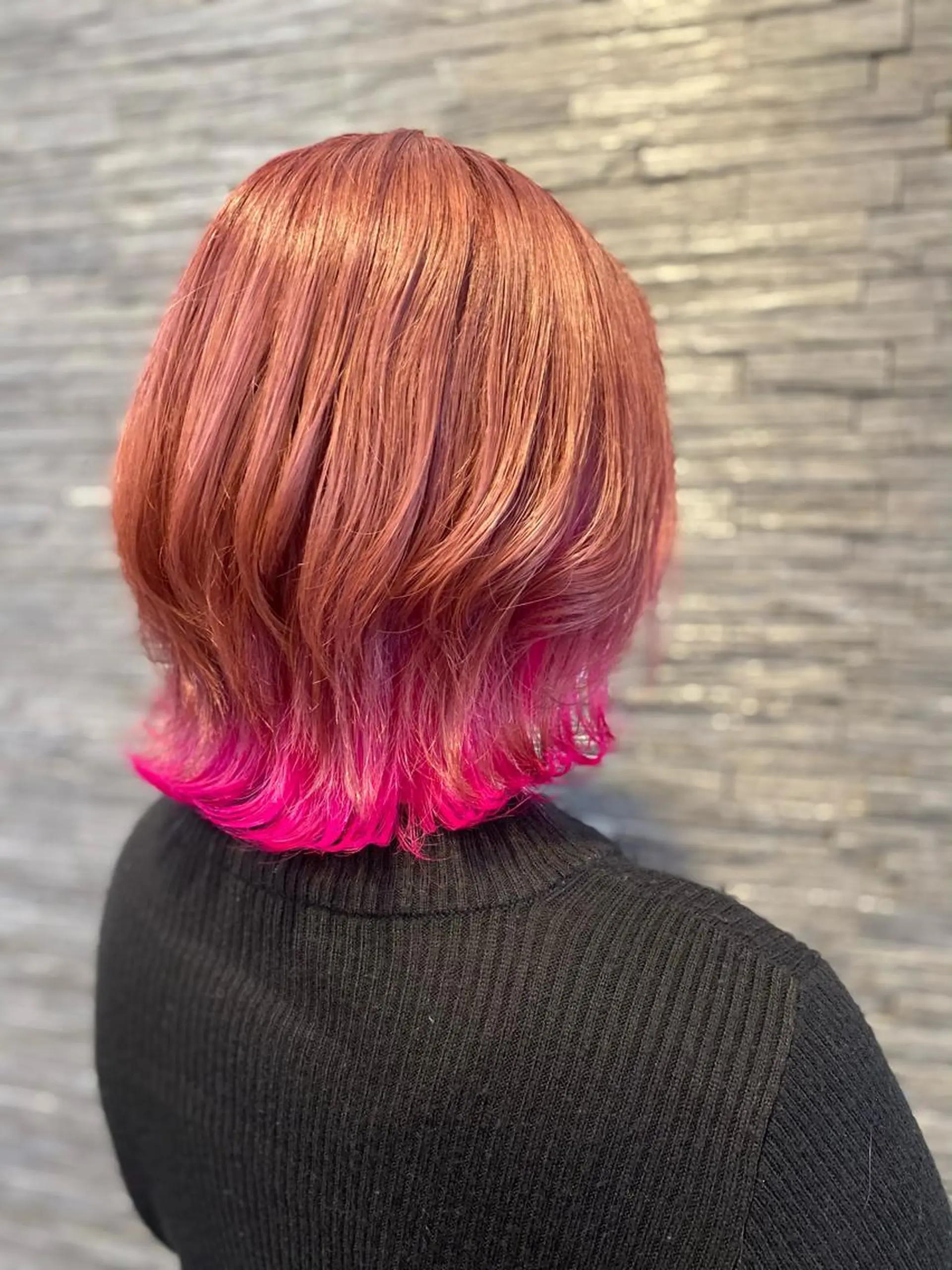 ミディアム 加藤 実穂のヘアスタイル