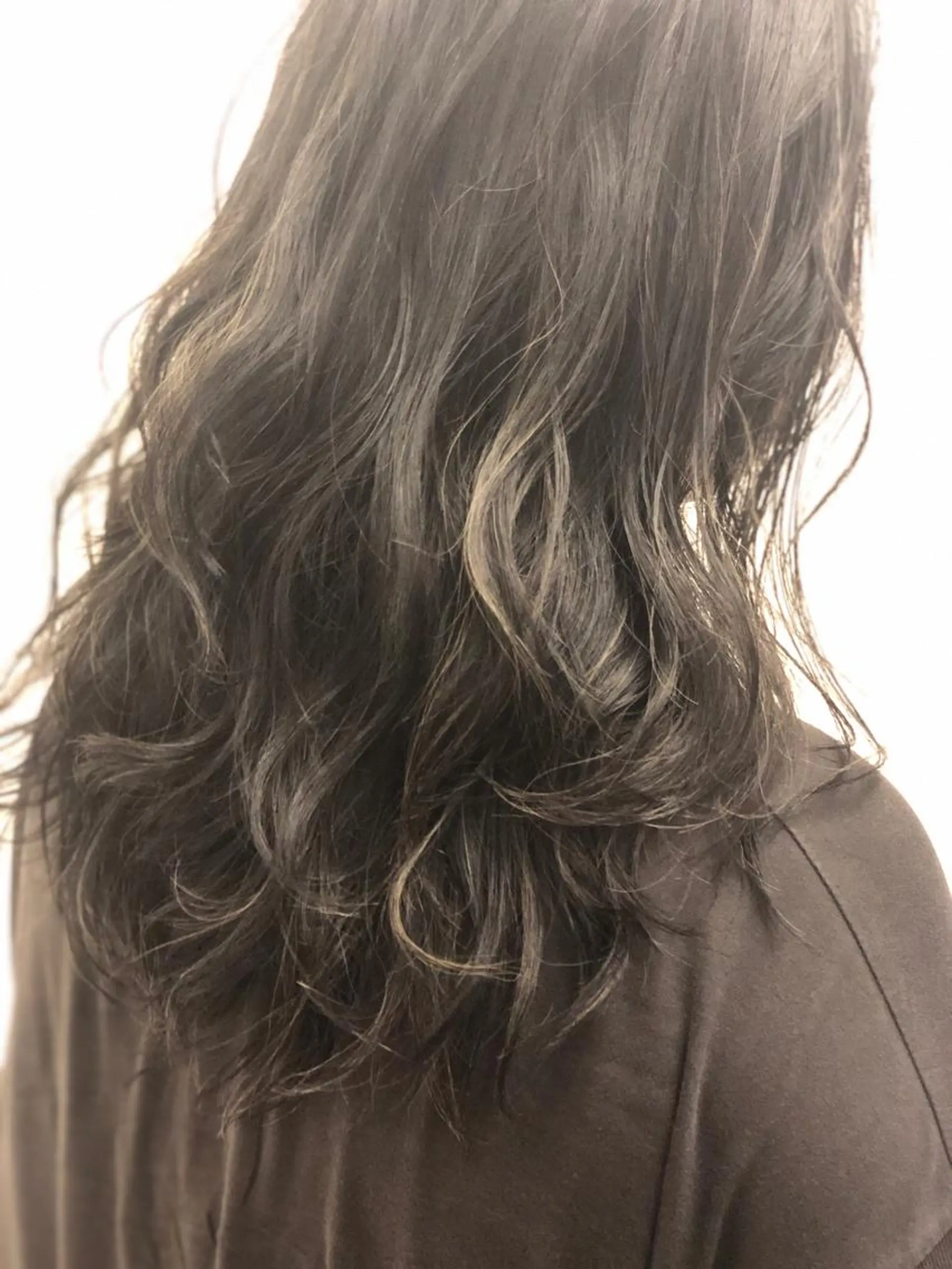 ロング ハイライト コトネ🫧 韓国風レイヤーカットのヘアスタイル