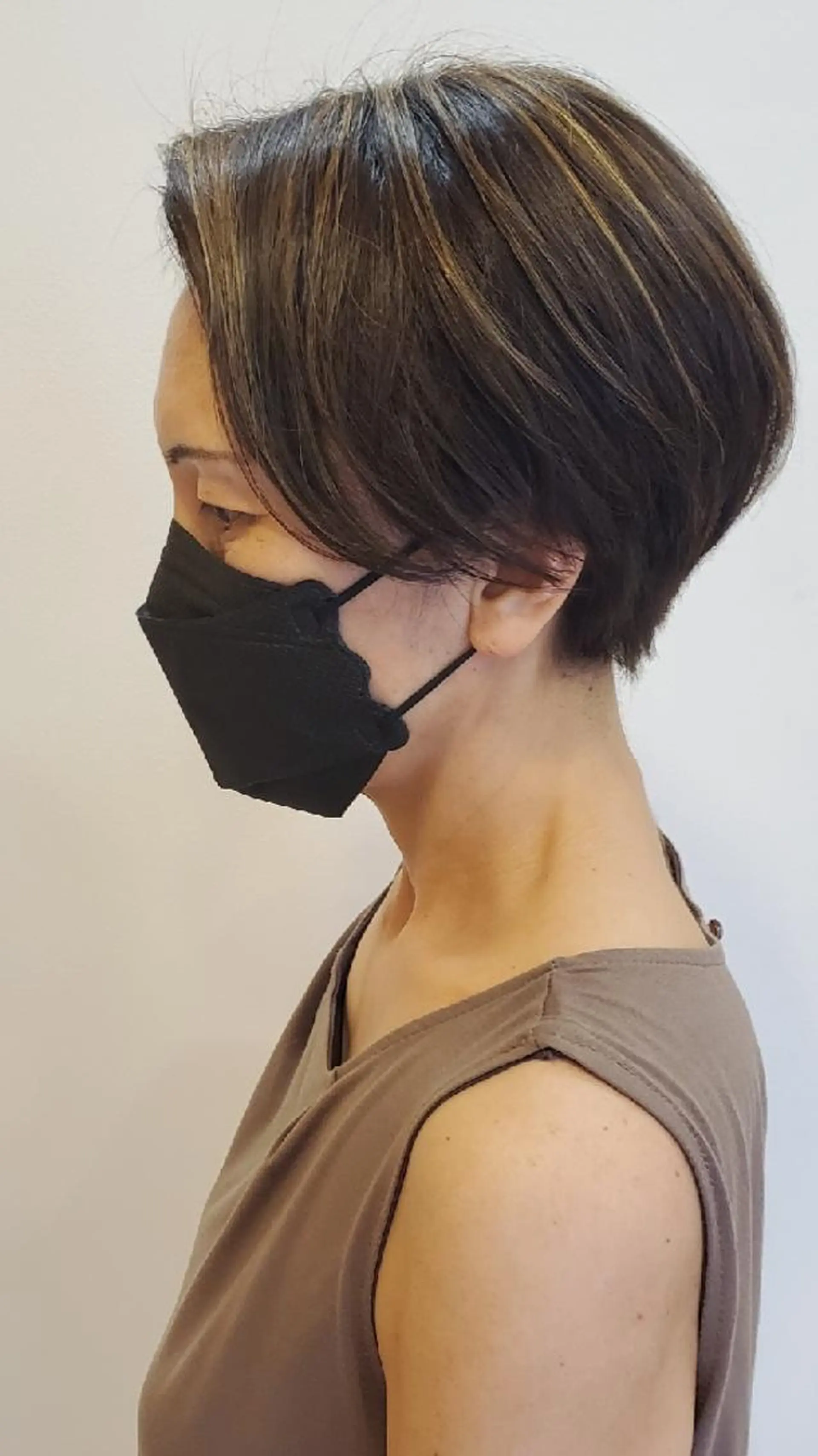 ショート カラー 齋藤 愛美のヘアスタイル