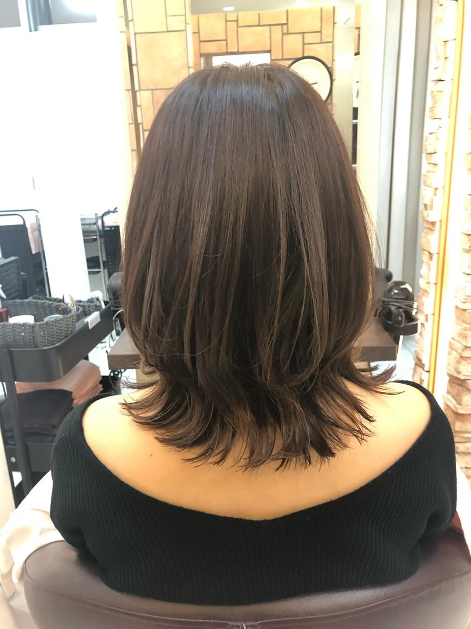 ミディアム 佐久間 凪沙のヘアスタイル