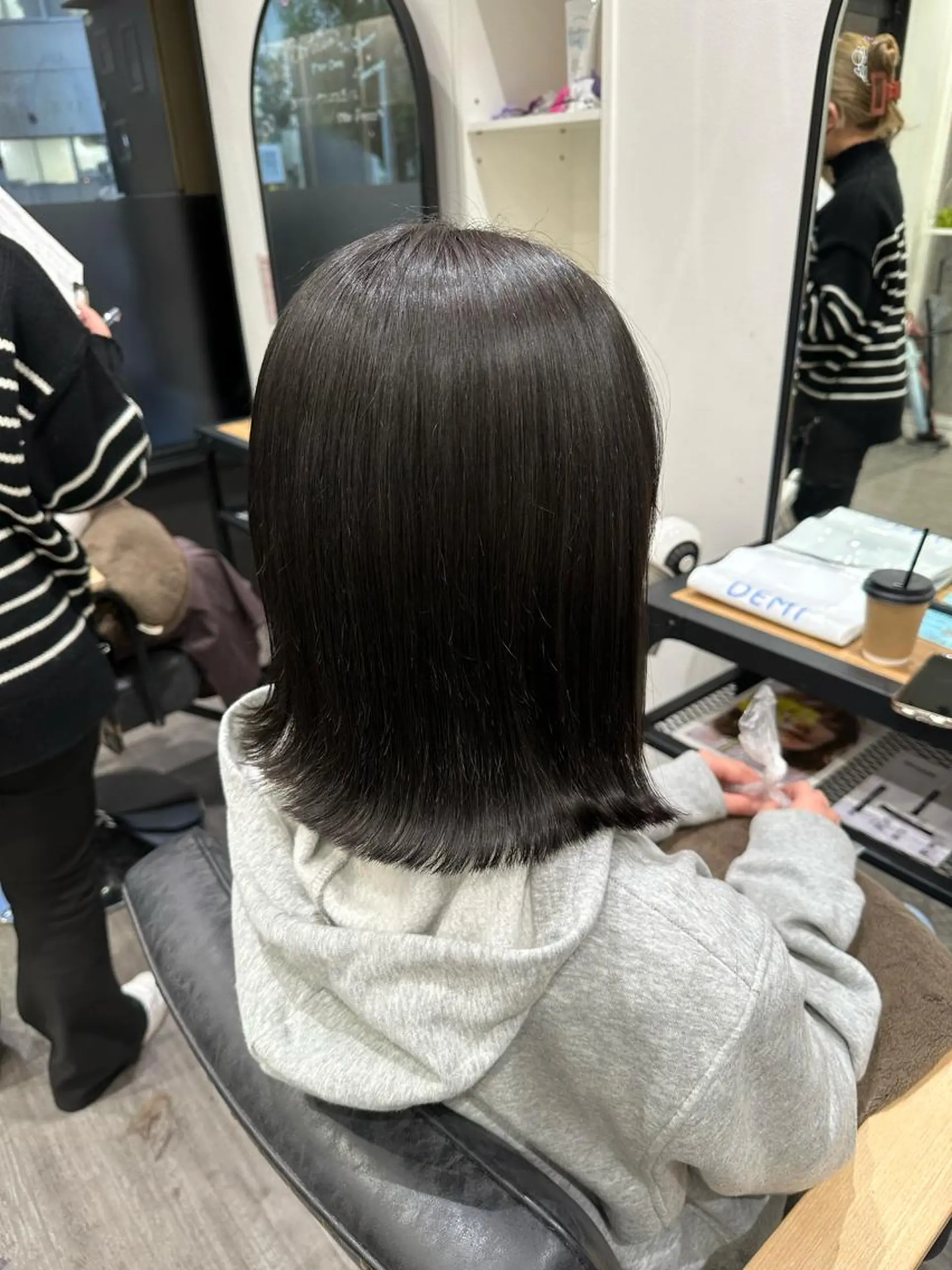 ミディアム カラー 黒髪 ブルーカラー ブルーブラック カット ヘアカラー トリートメント 上田 紗也のヘアスタイル