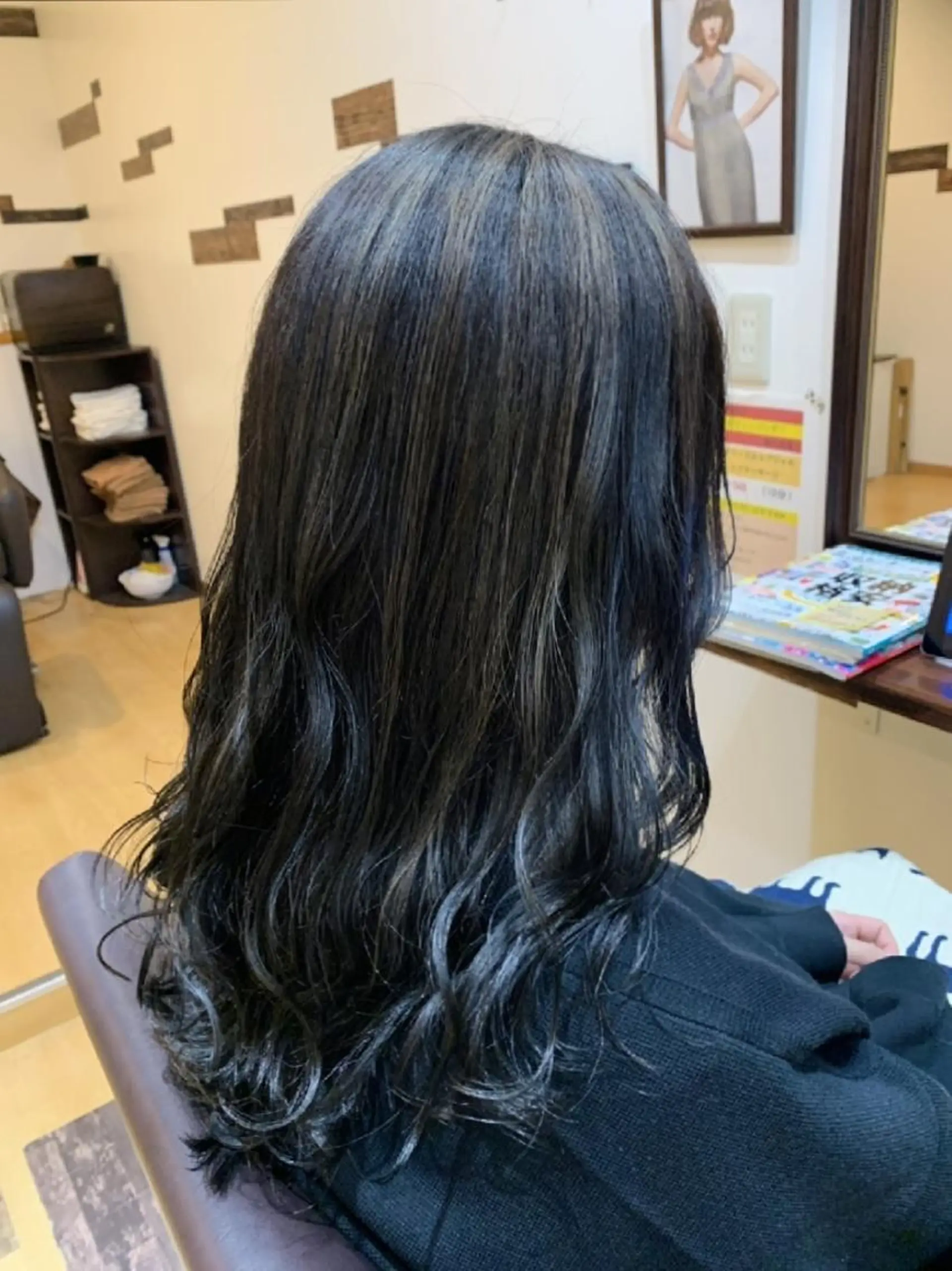 ロング カラー アッシュ ブルーカラー ブルーアッシュ ハイライトカラー ハイライト SUGAR所属・サトウ シューイチのヘアスタイル
