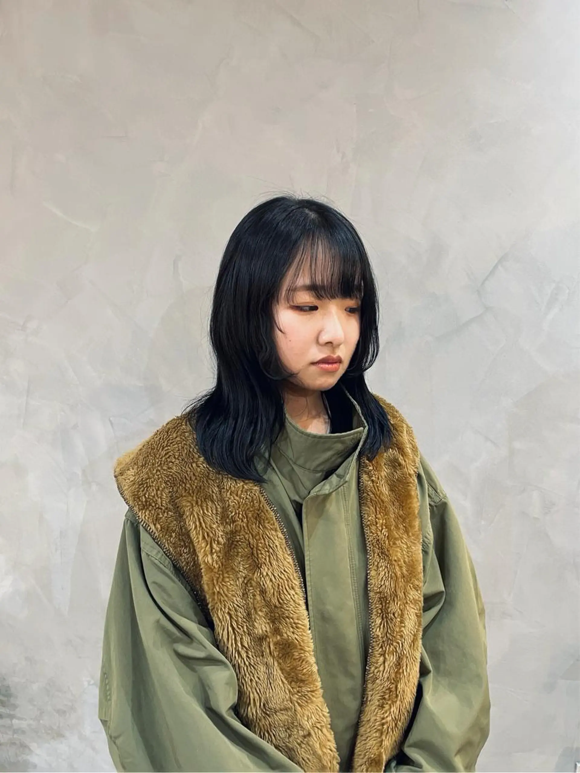 セミロング カラー Basis 田口豪司のヘアスタイル