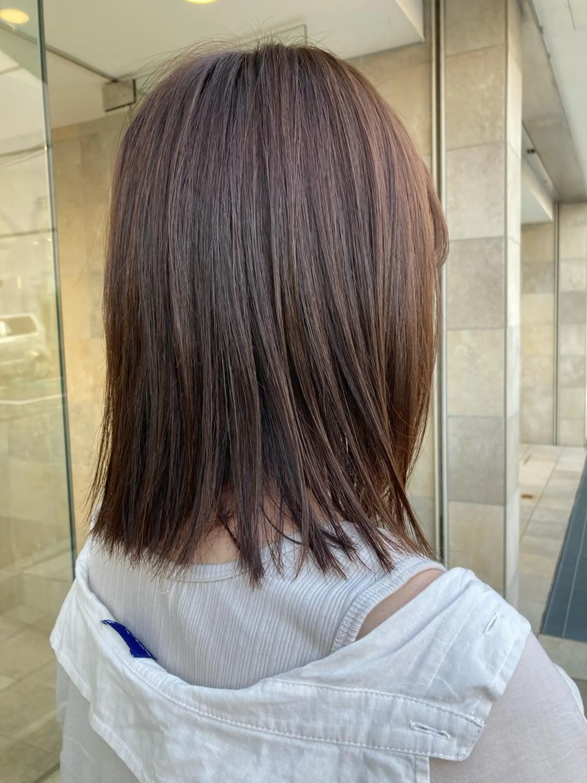 ミディアム カラー ベージュカラー ハイトーンカラー オリーブベージュ 田中 あかねのヘアスタイル