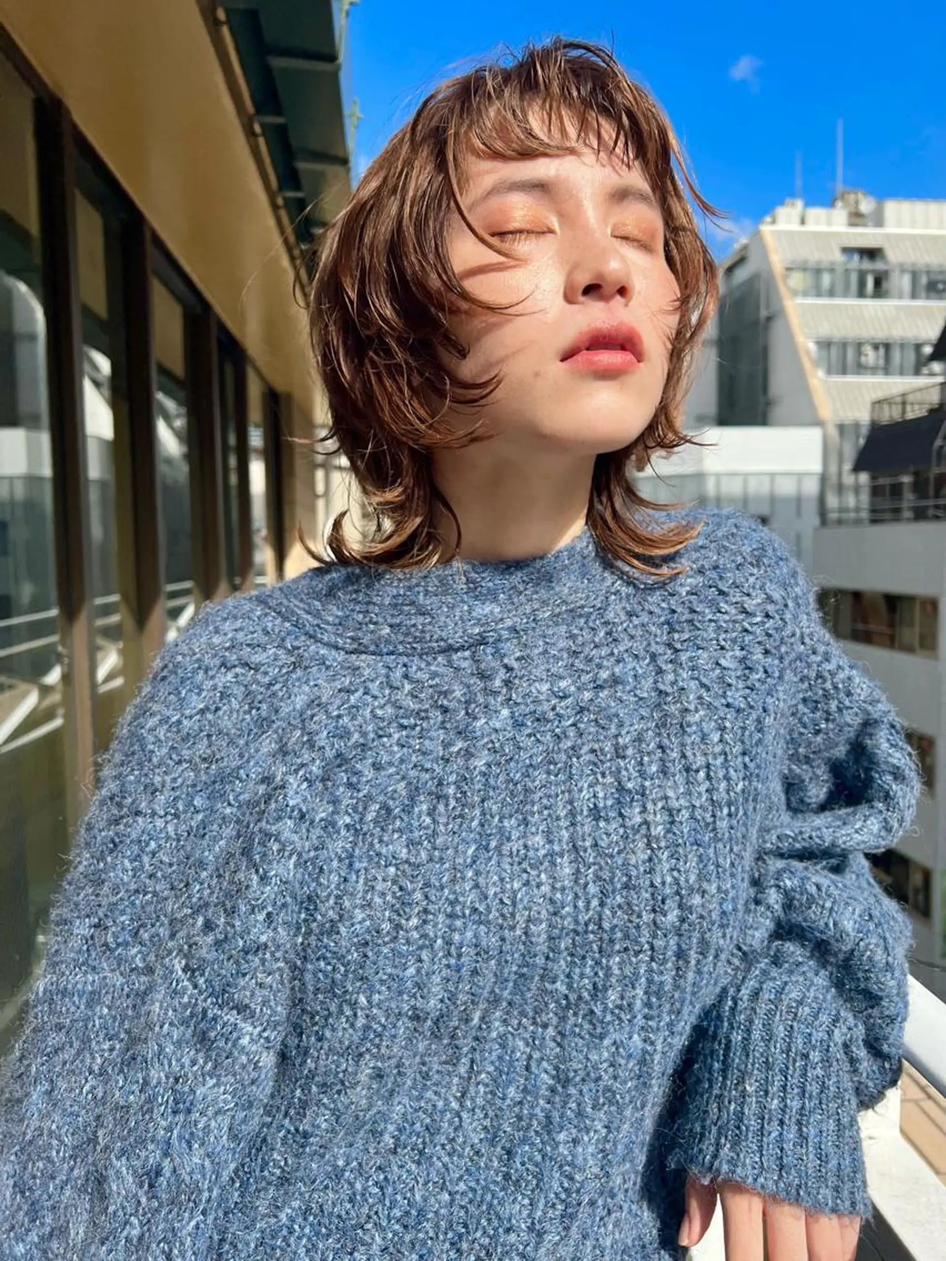 ミディアム ウルフカット ハイトーンカラー🍑 maanaのヘアスタイル