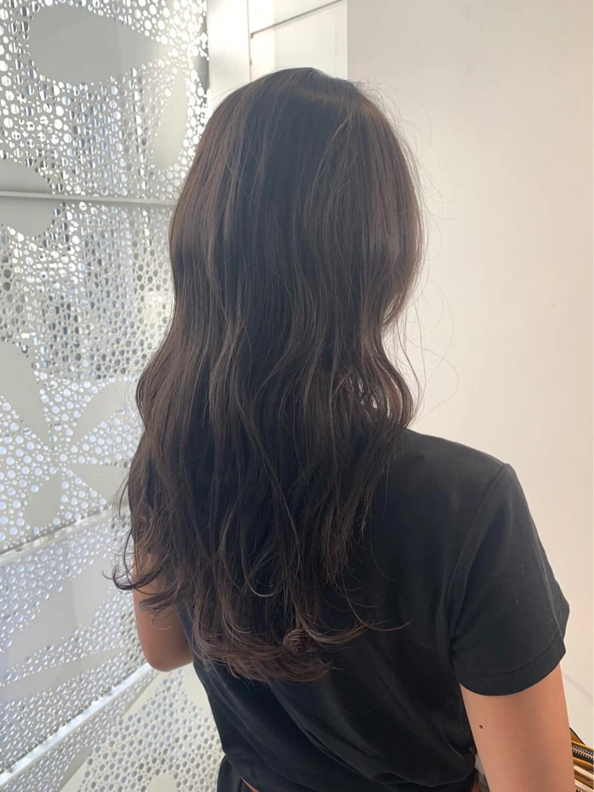 セミロング カラー パーマ ヘアアレンジ アッシュ 透明感カラー グレージュ ラベンダーカラー シアーグレージュ カット ヘアカラー トリートメント 🏅髪質改善🏅店長 鈴木淳平のヘアスタイル
