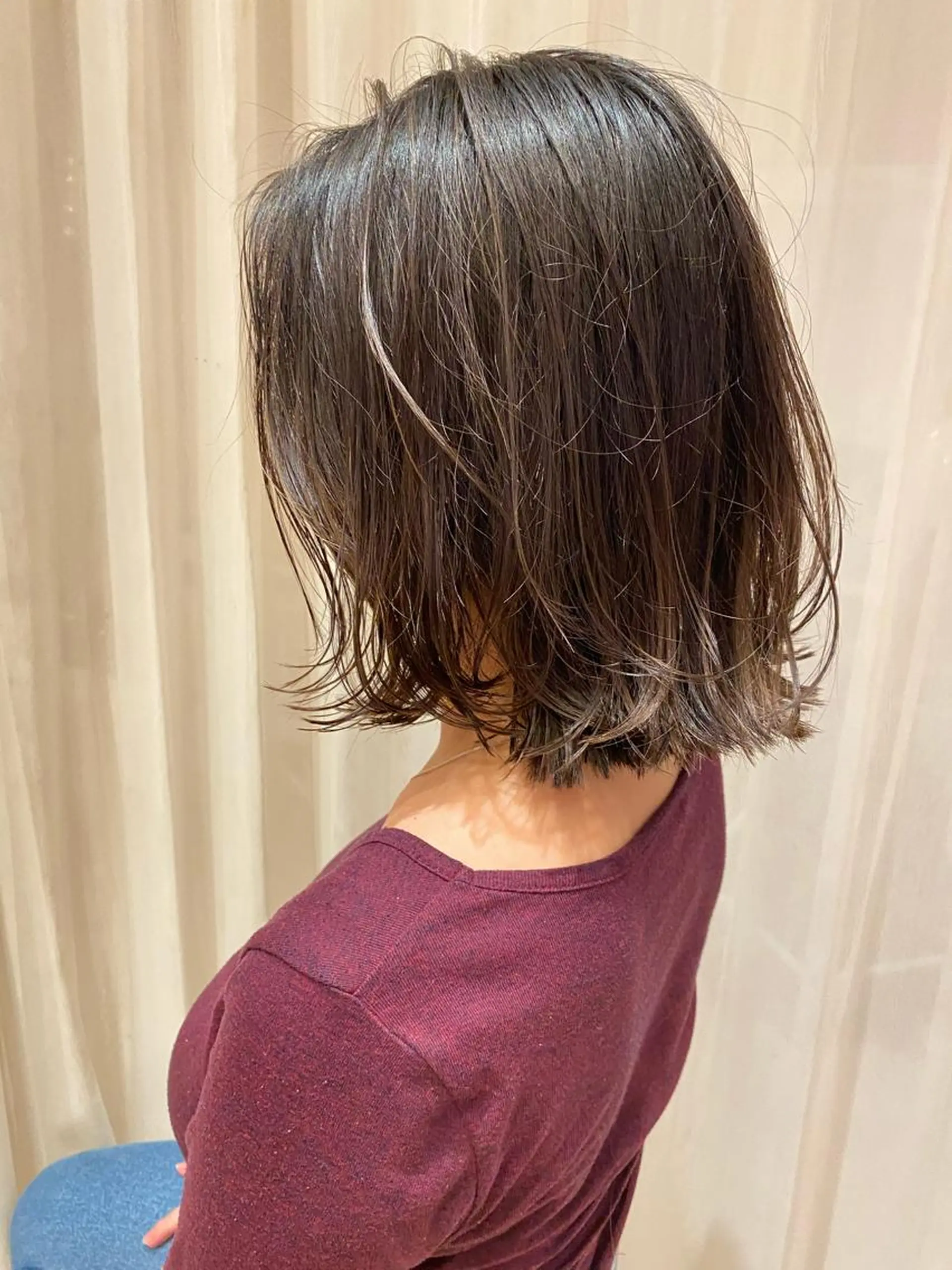 ミディアム 切りっぱなしロブ レイヤーカット モダーン北鎌倉所属・中溝 アカリのヘアスタイル