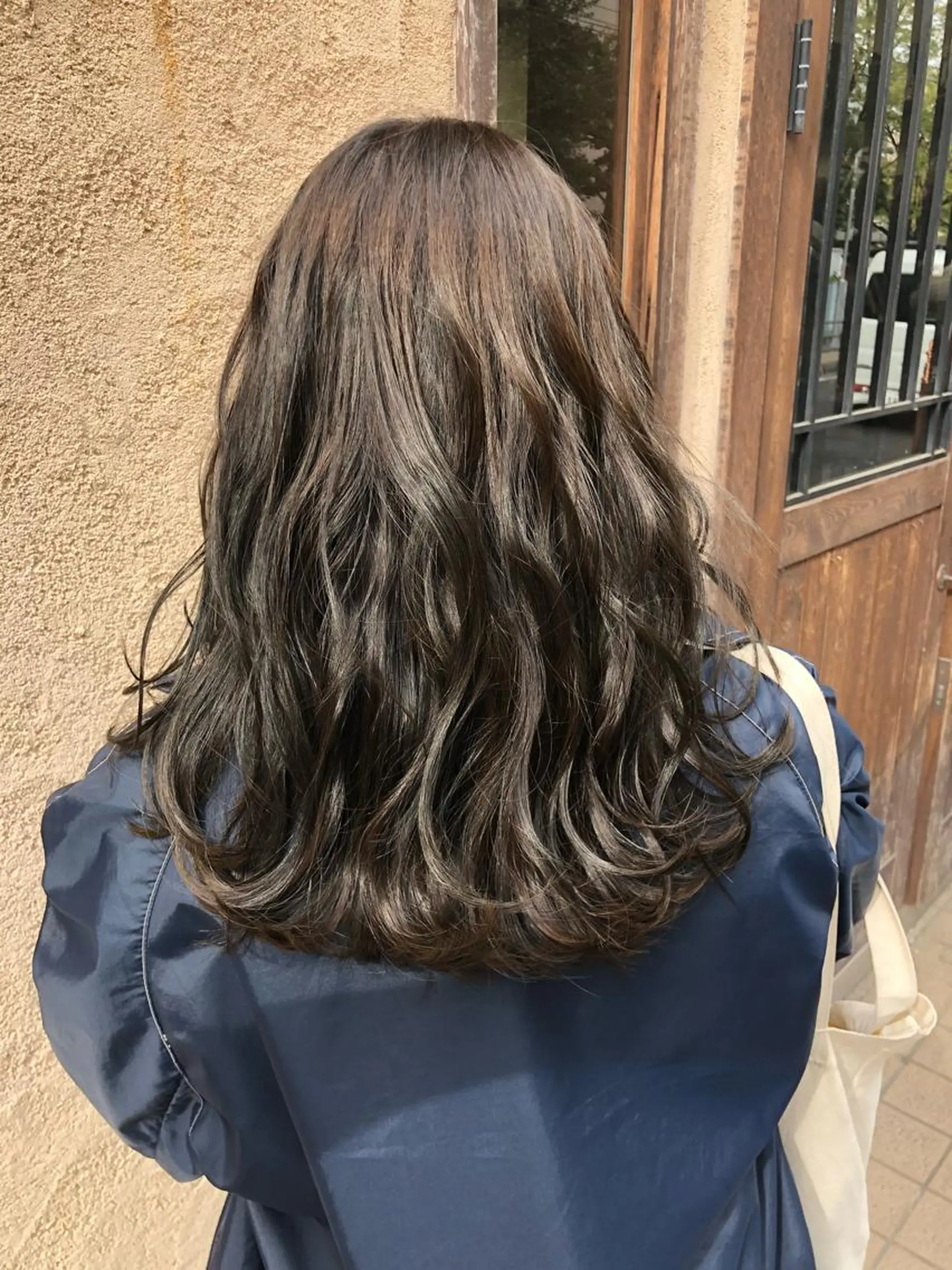 セミロング カラー 國次 夕貴のヘアスタイル