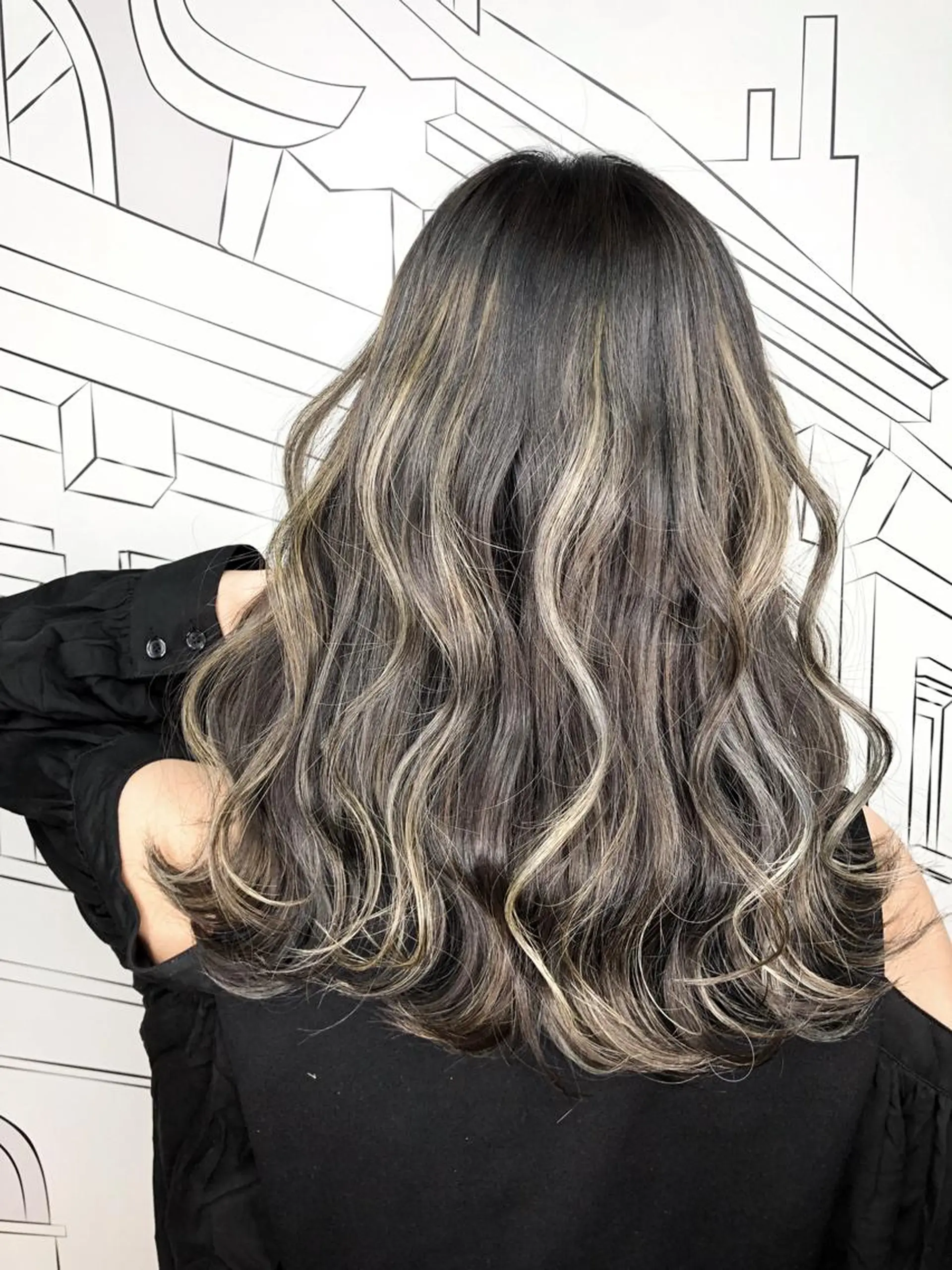 セミロング カラー ハイライトカラー ハイライト レイヤー⭐️カラー ⭐️平川雅史のヘアスタイル