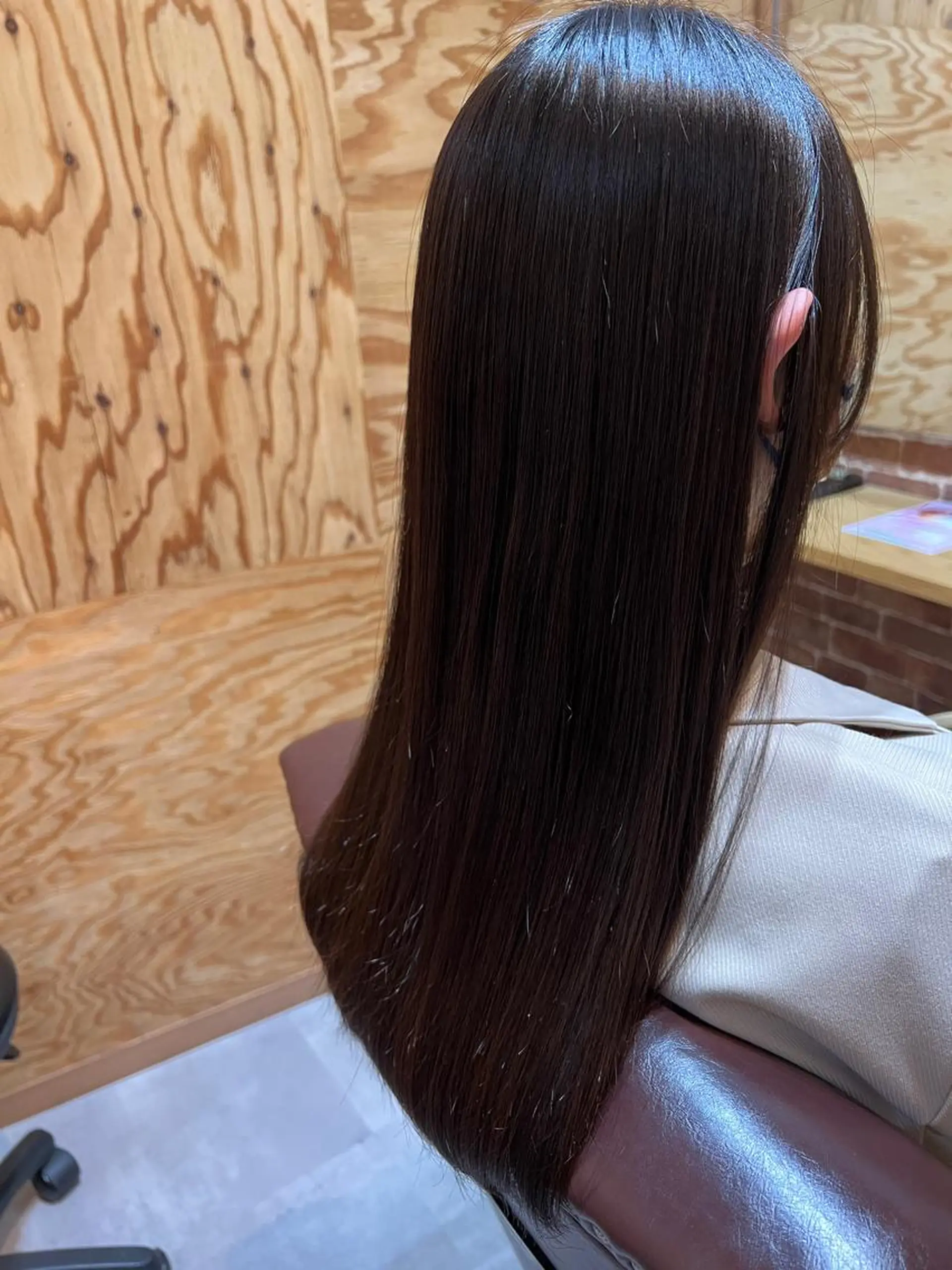 ロング パーマ ボブ デート ハイライト 髪質改善 韓国風ヘア カット ヘアカラー 縮毛矯正 トリートメント 🌈安藤愛/透明感 艶カラー🫧ROWのヘアスタイル