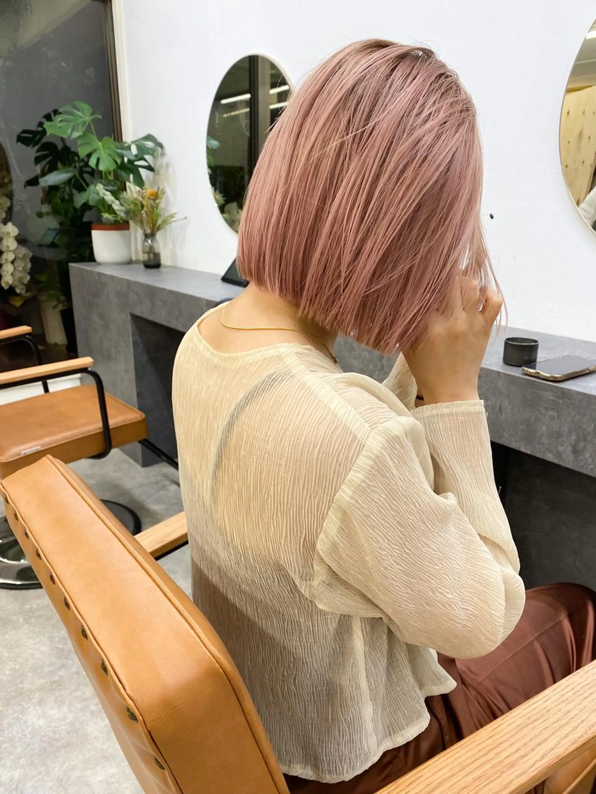 ミディアム カラー カット ヘアカラー トリートメント 顔周りレイヤー/韓国 ブリーチminamiのヘアスタイル