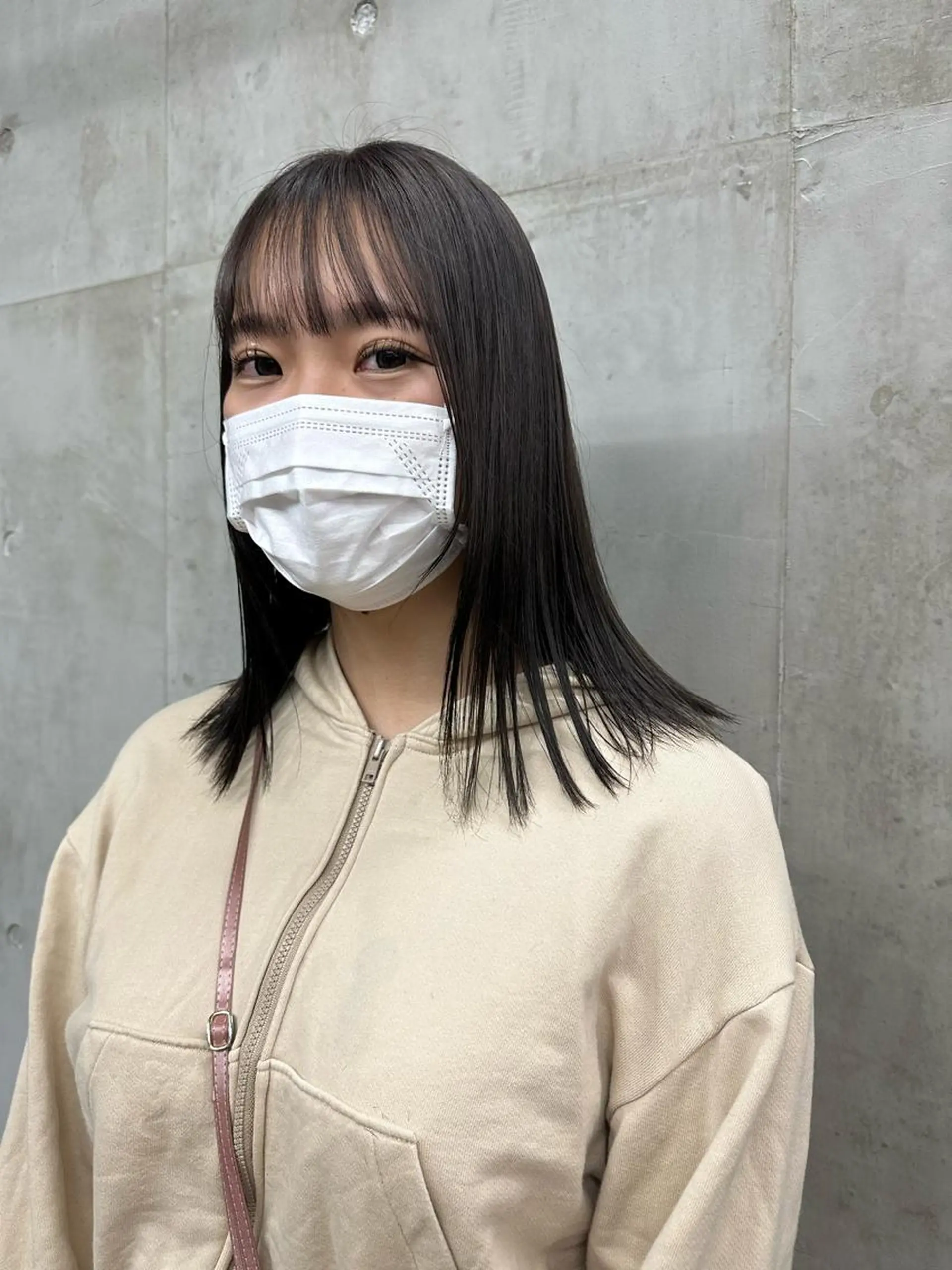 ミディアム カラー SALTWATER AYARIのヘアスタイル