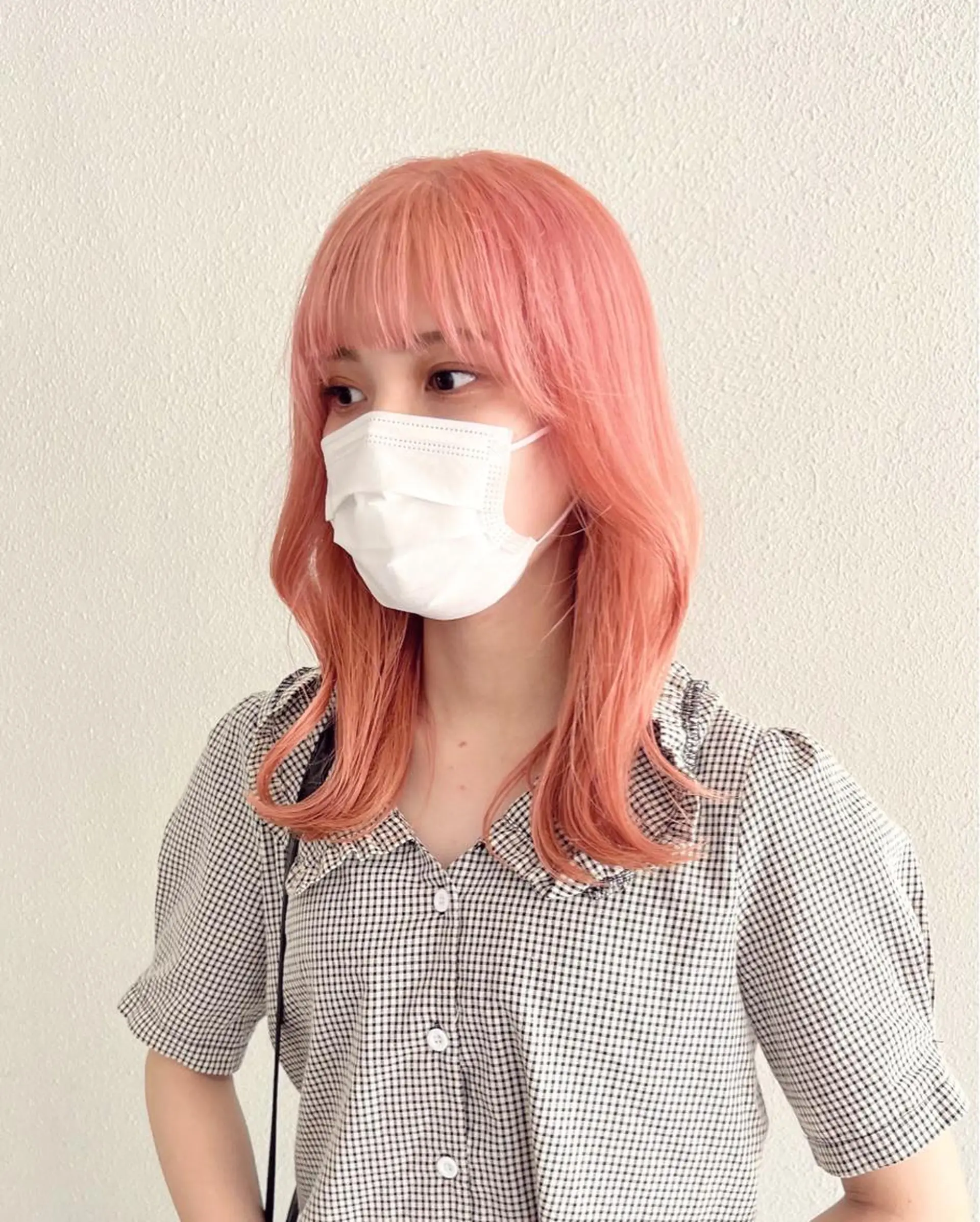 セミロング カラー ヘアアレンジ ブリーチ ハイトーンカラー ピンクカラー ヘアカラー トリートメント 🎀taro ブリーチなしカラーのヘアスタイル